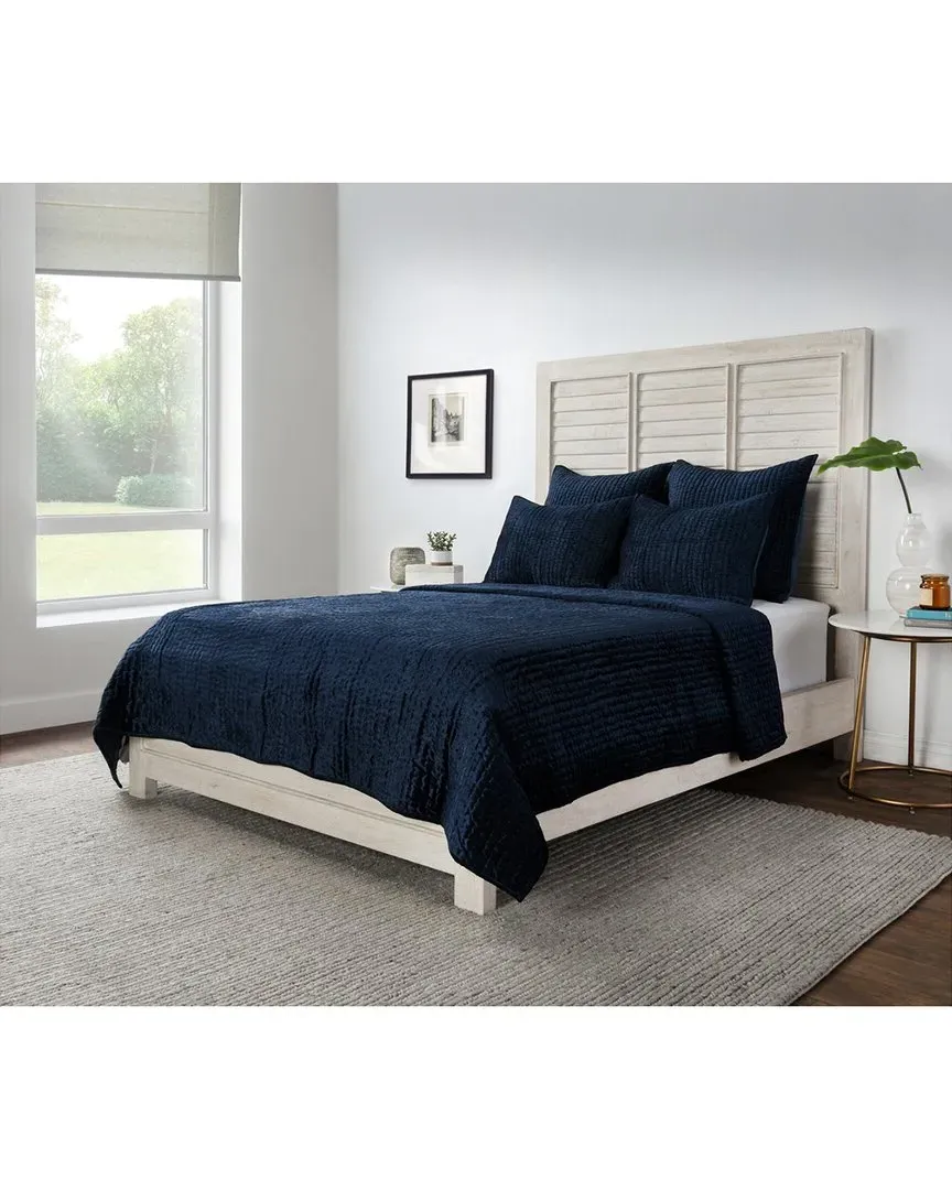 Dimitry Velvet Quilt - Blue image