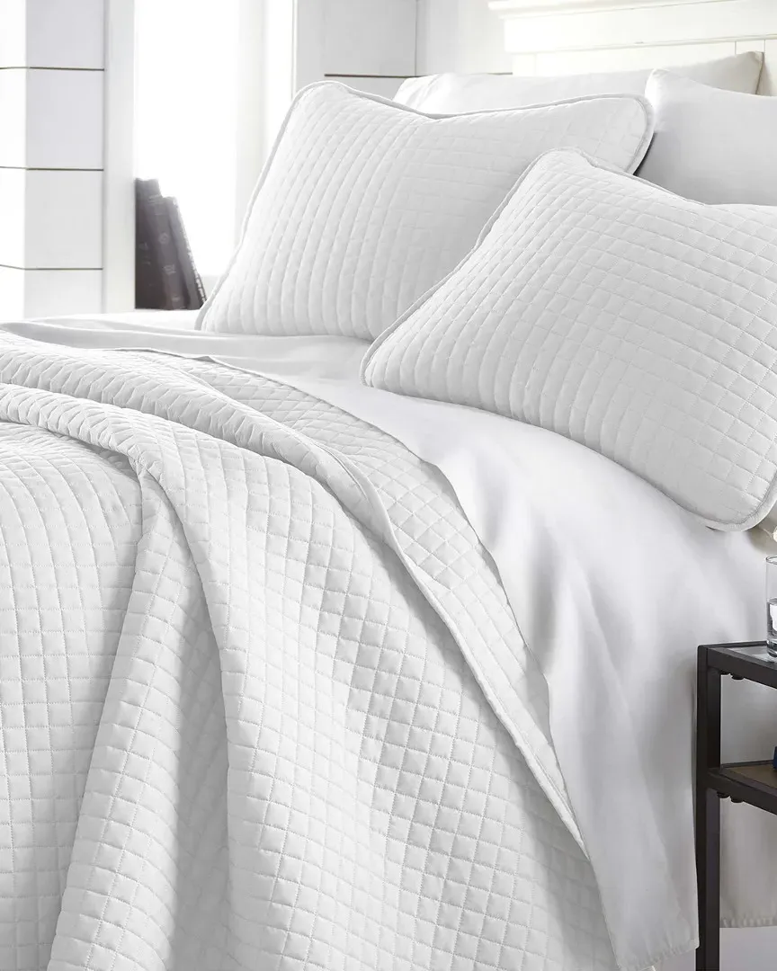 Oversized Geometric Quilt Set - White image