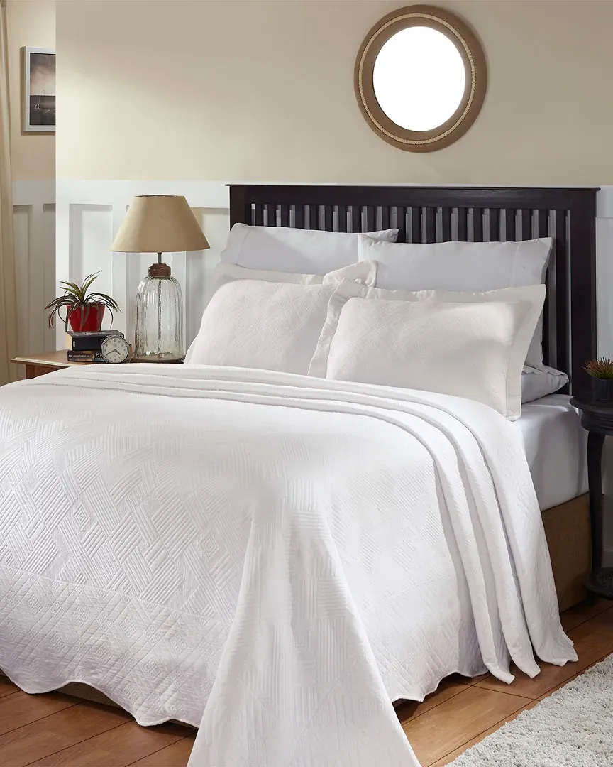 Cotton Geometric Fret Matelasse Bedspread Set - White