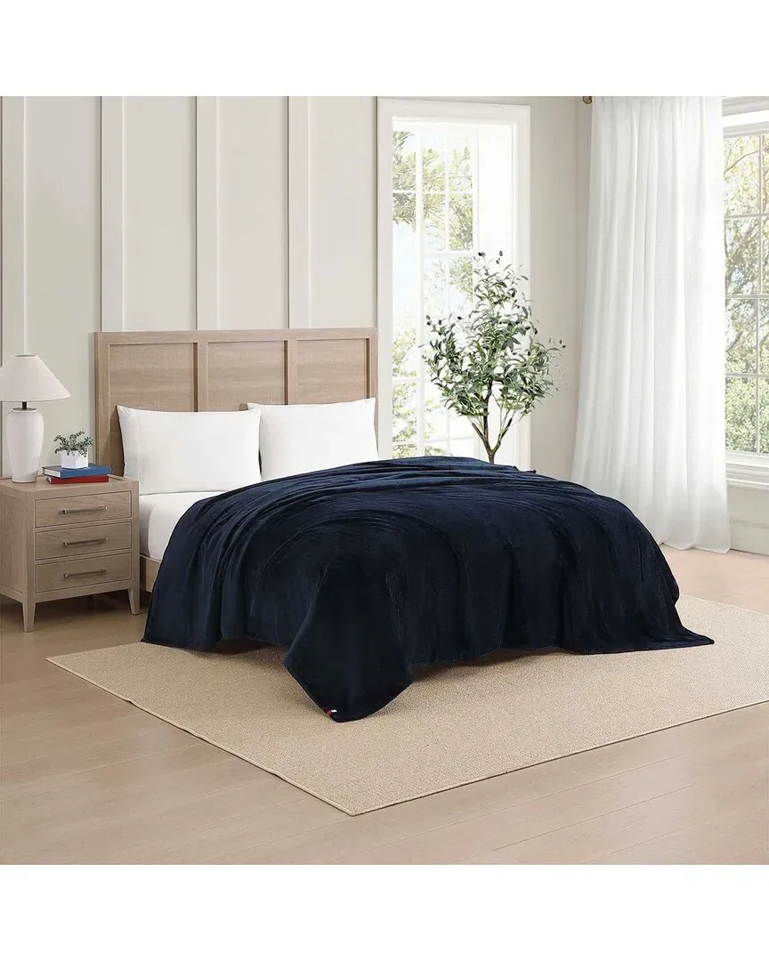 TH Solid Plush Blanket - Core Navy, Polyester image
