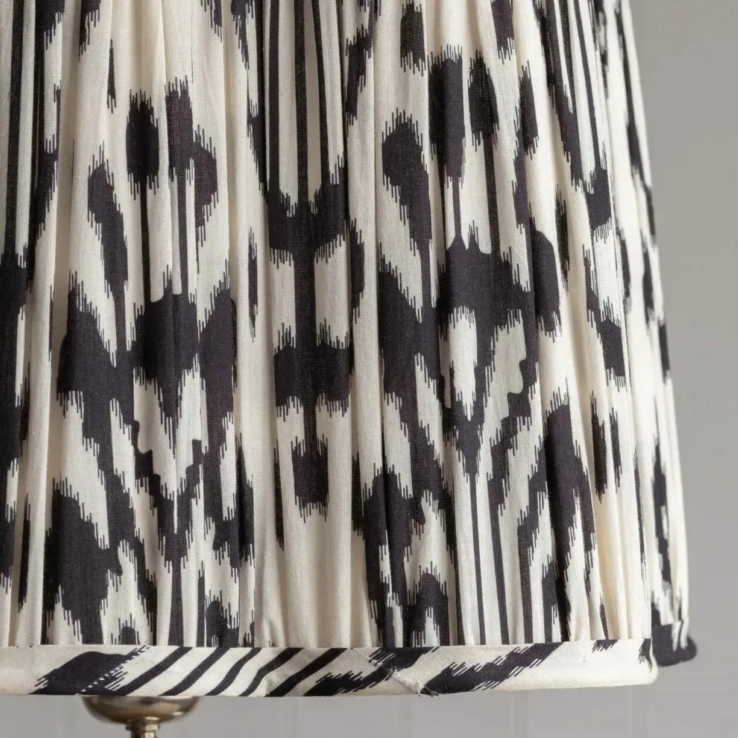 12" Black and White Ikat Flower Empire Lamp Shade