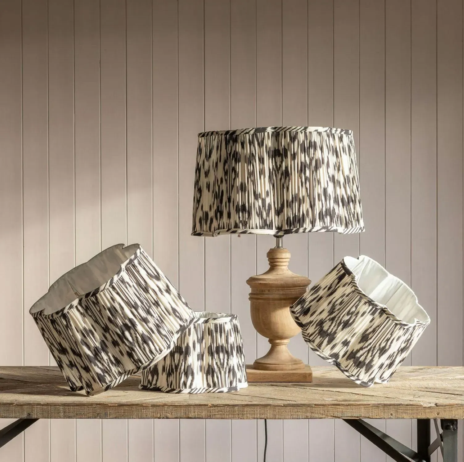 12" Black and White Ikat Flower Empire Lamp Shade