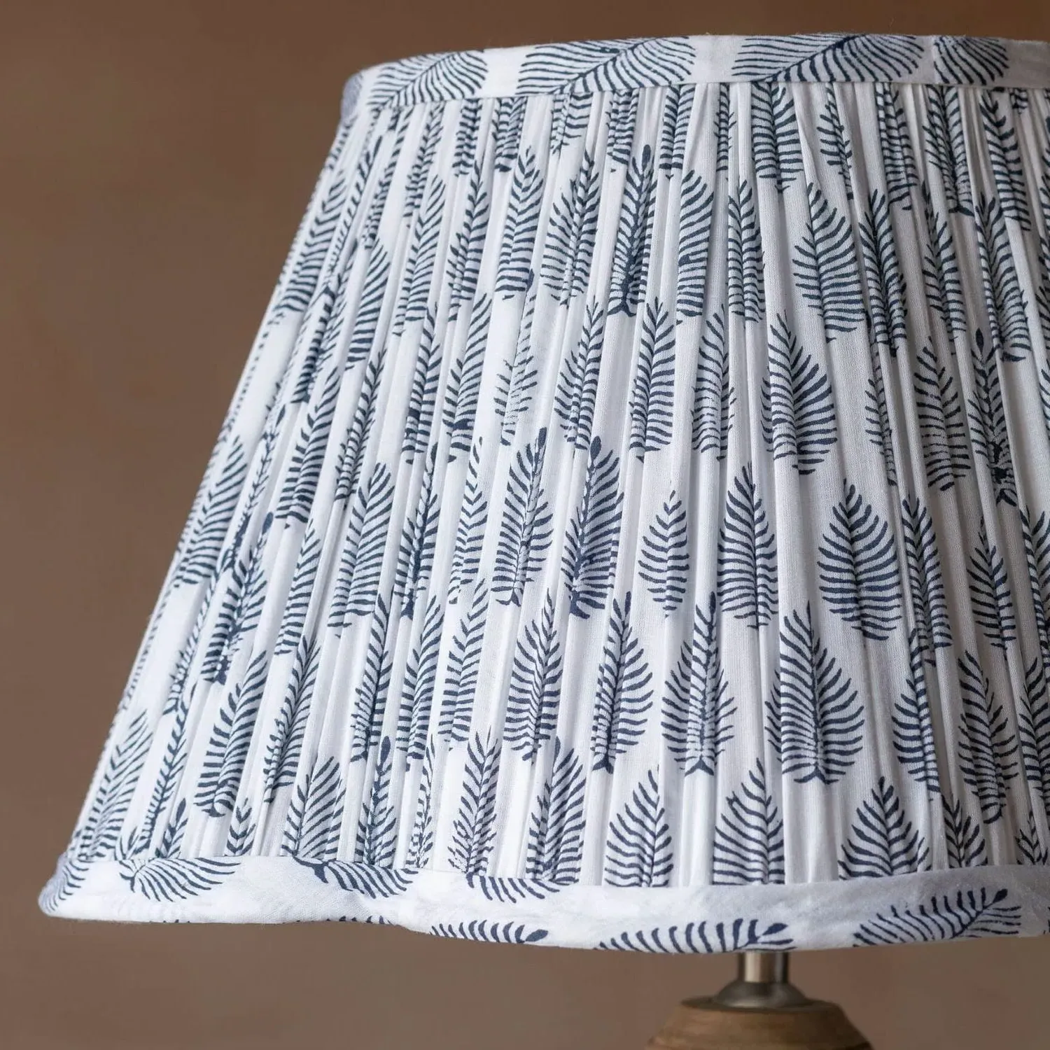 13 Inch Scalloped Leaf Empire Shade - Linen