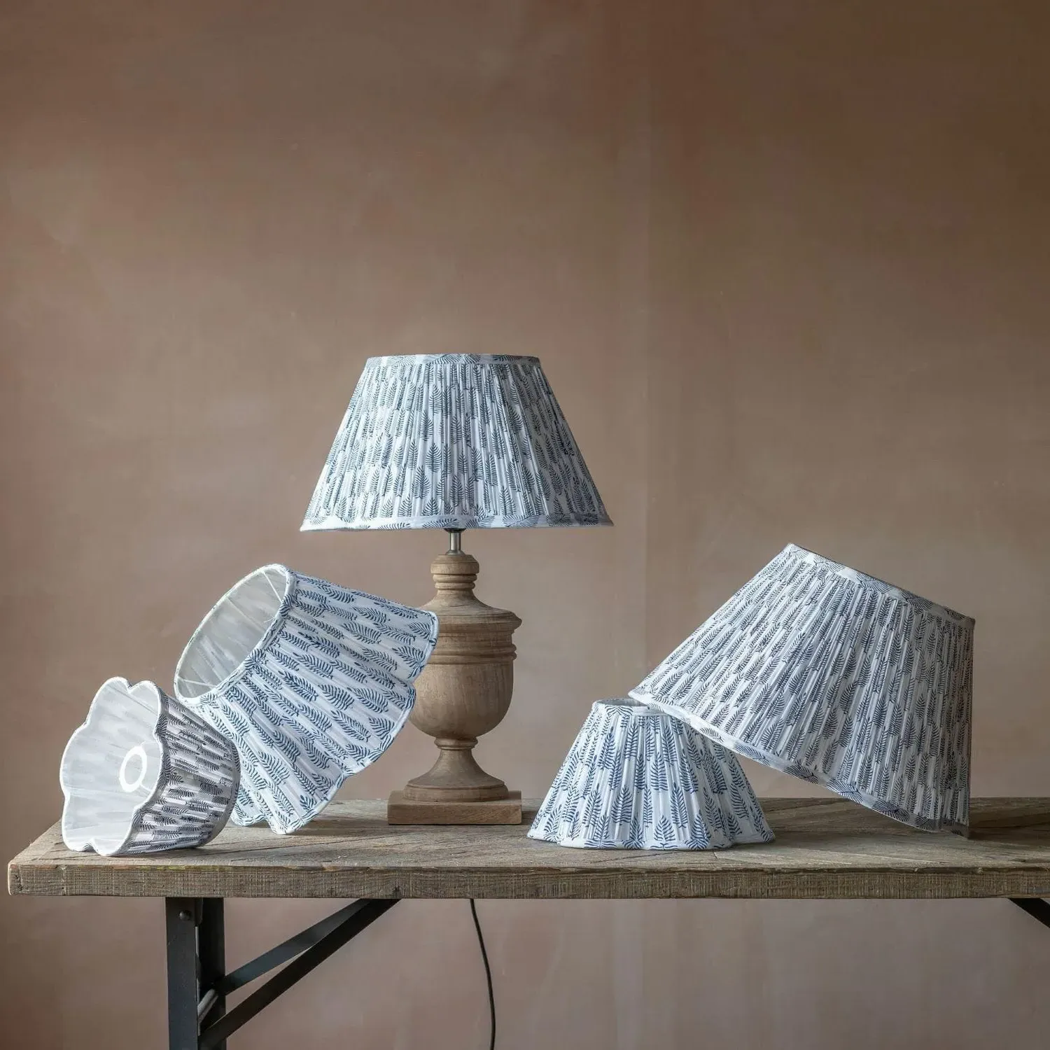 18 Inch Scalloped Leaf Empire Shade - Linen