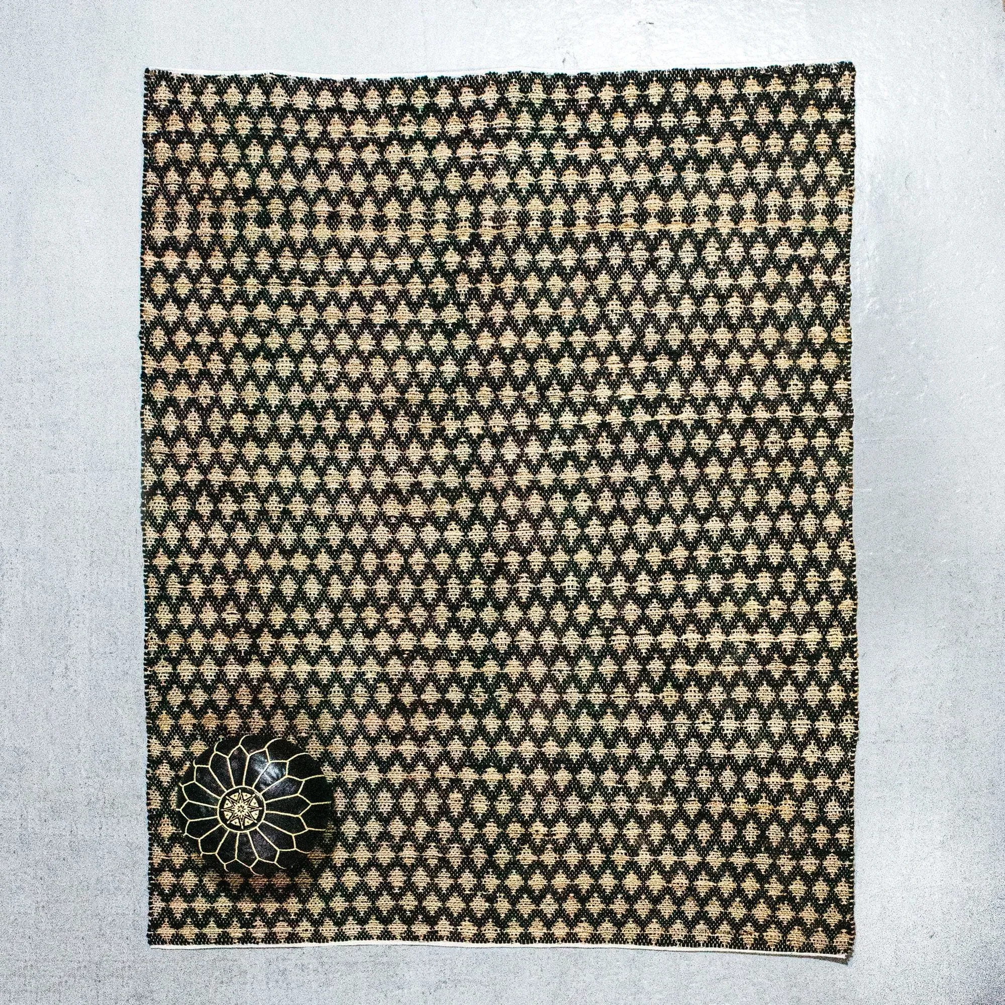 Agra Extra Large Diamond Hemp Rug - Natural image