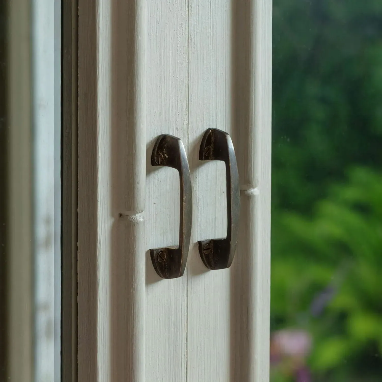 Antoine Antiqued Cabinet - Grey, Mango Wood