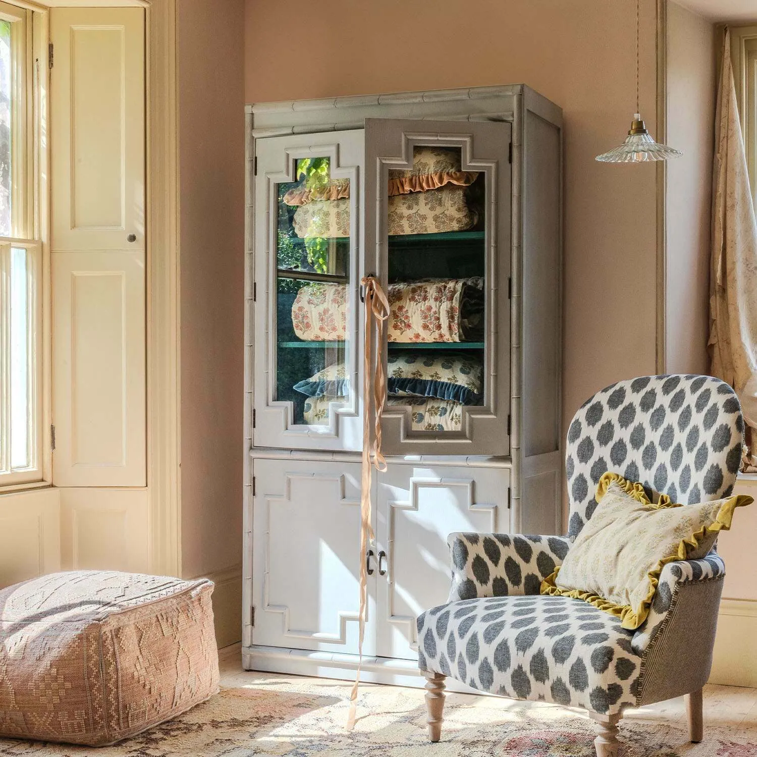 Antoine Antiqued Cabinet - Grey, Mango Wood