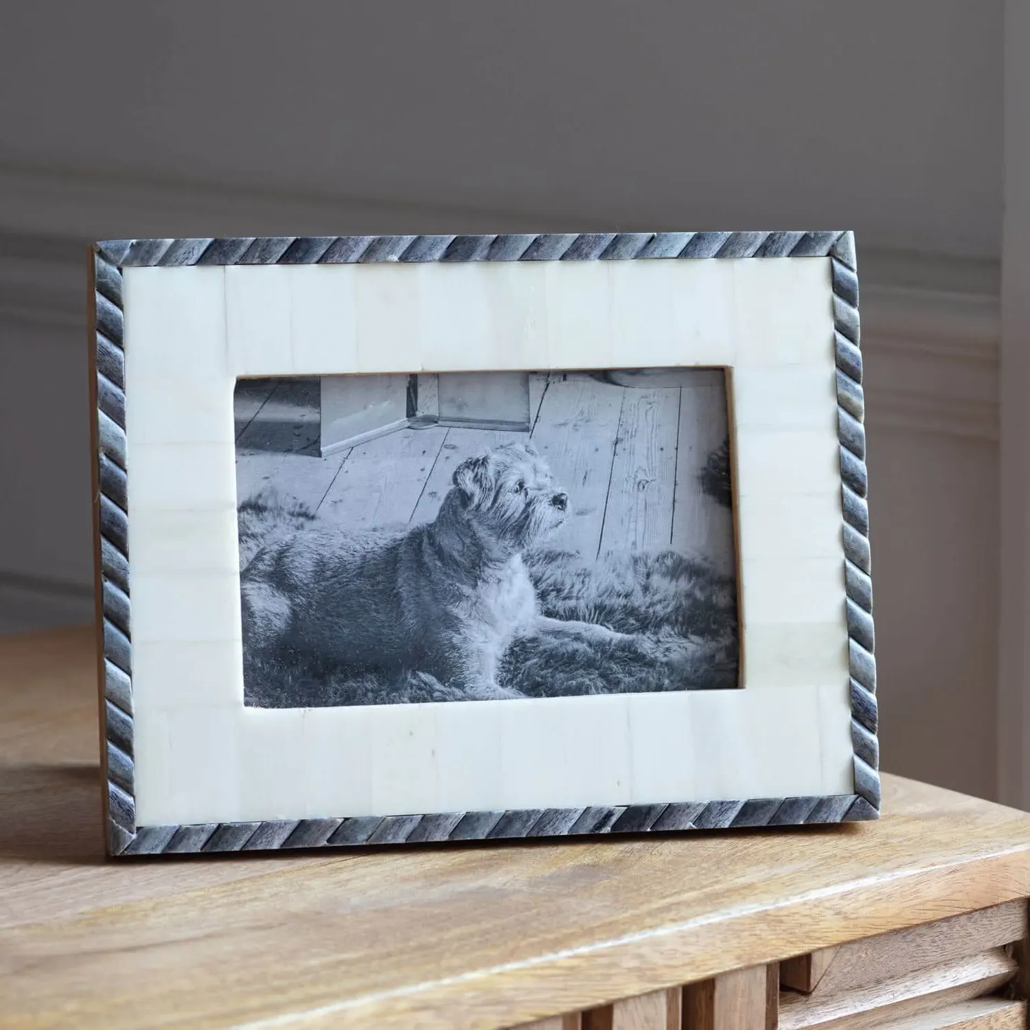 Bone Frame with Grey Lipping