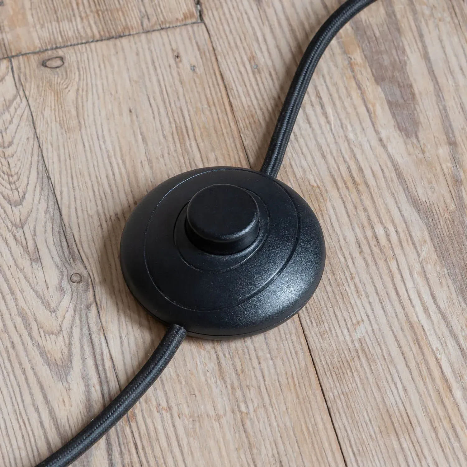 Bonnie Floor Lamp - Mango Wood