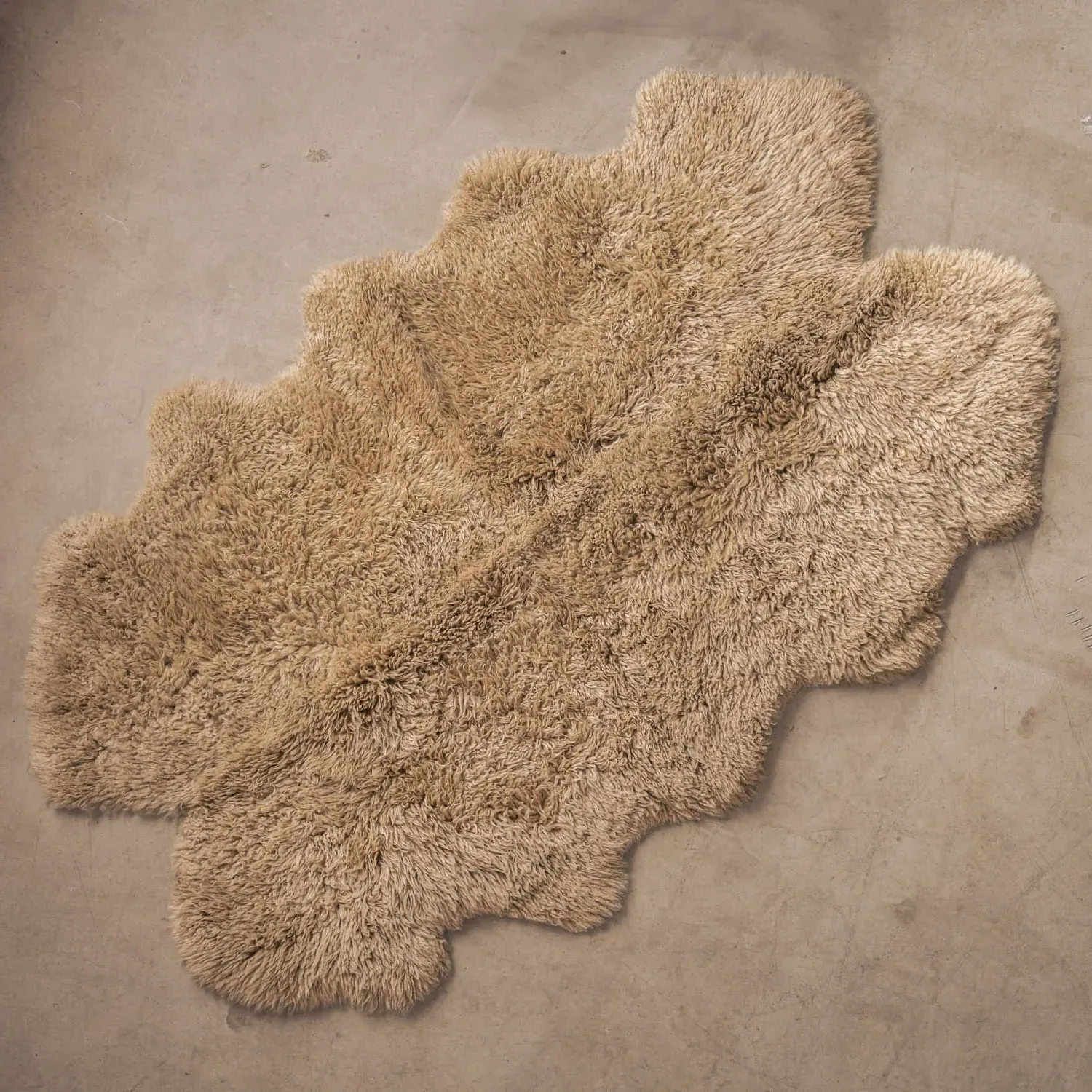 Butterscotch Long Curly Quad Sheepskin - Butterscotch image