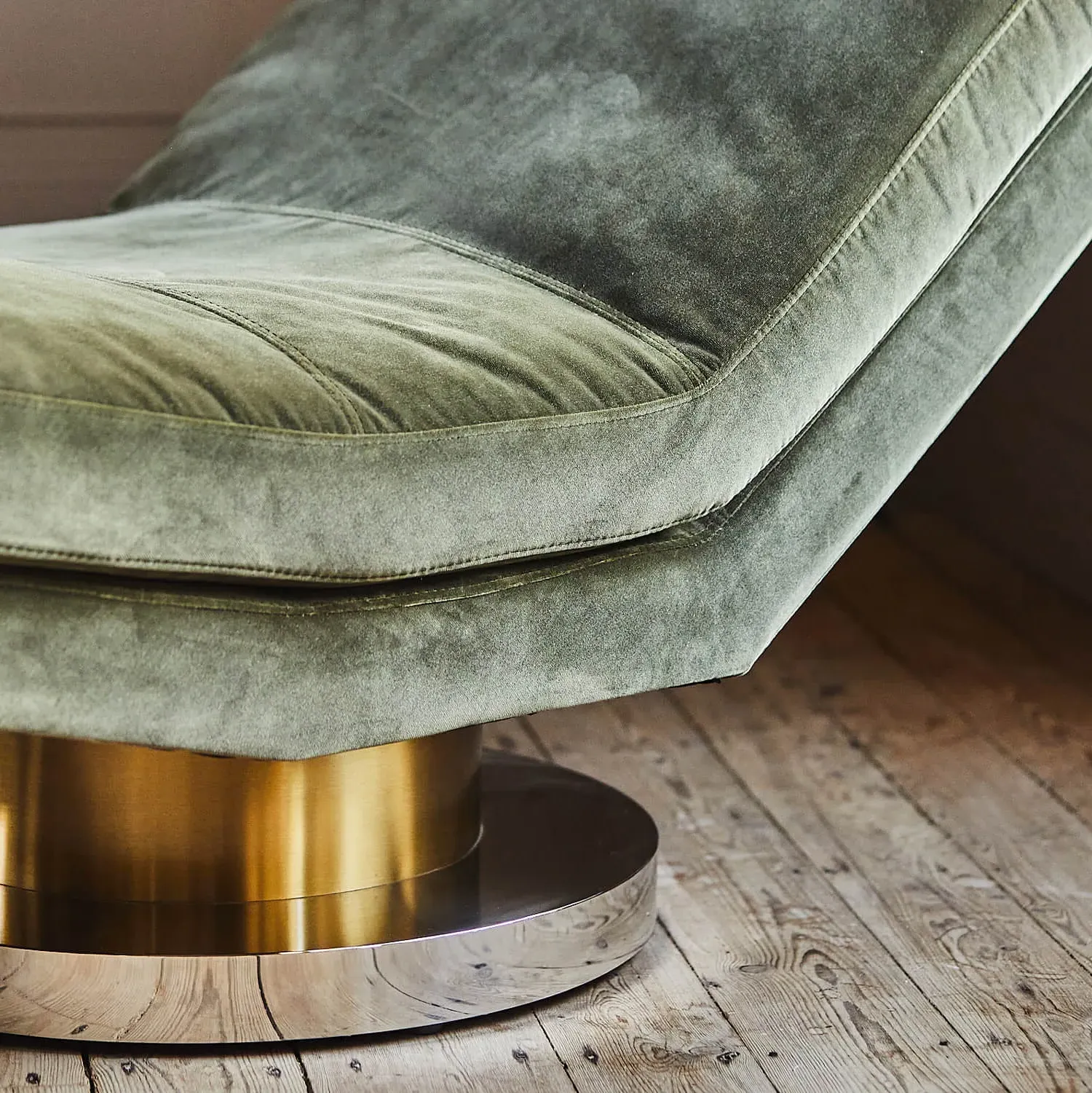 Corinne Chaise - Green, Velvet