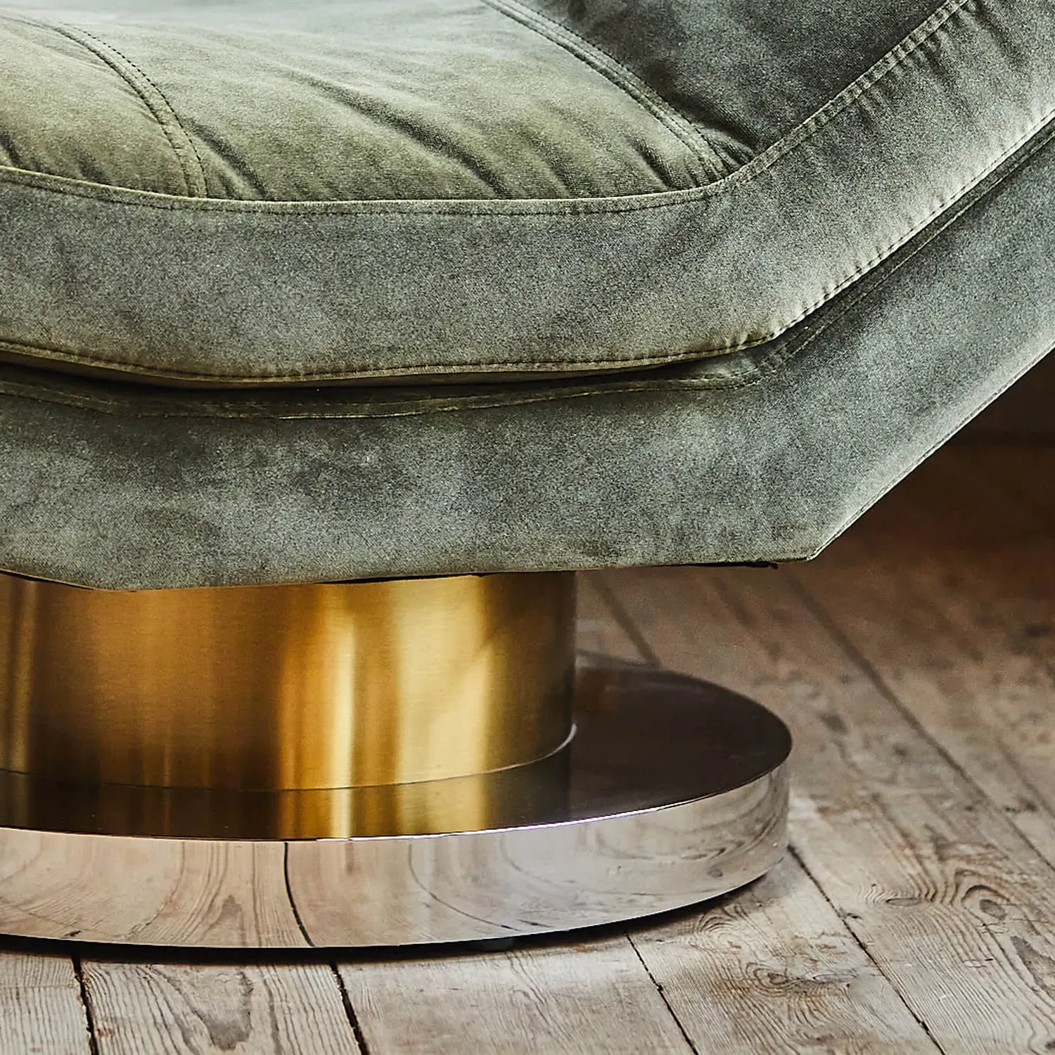 Corinne Chaise - Green, Velvet