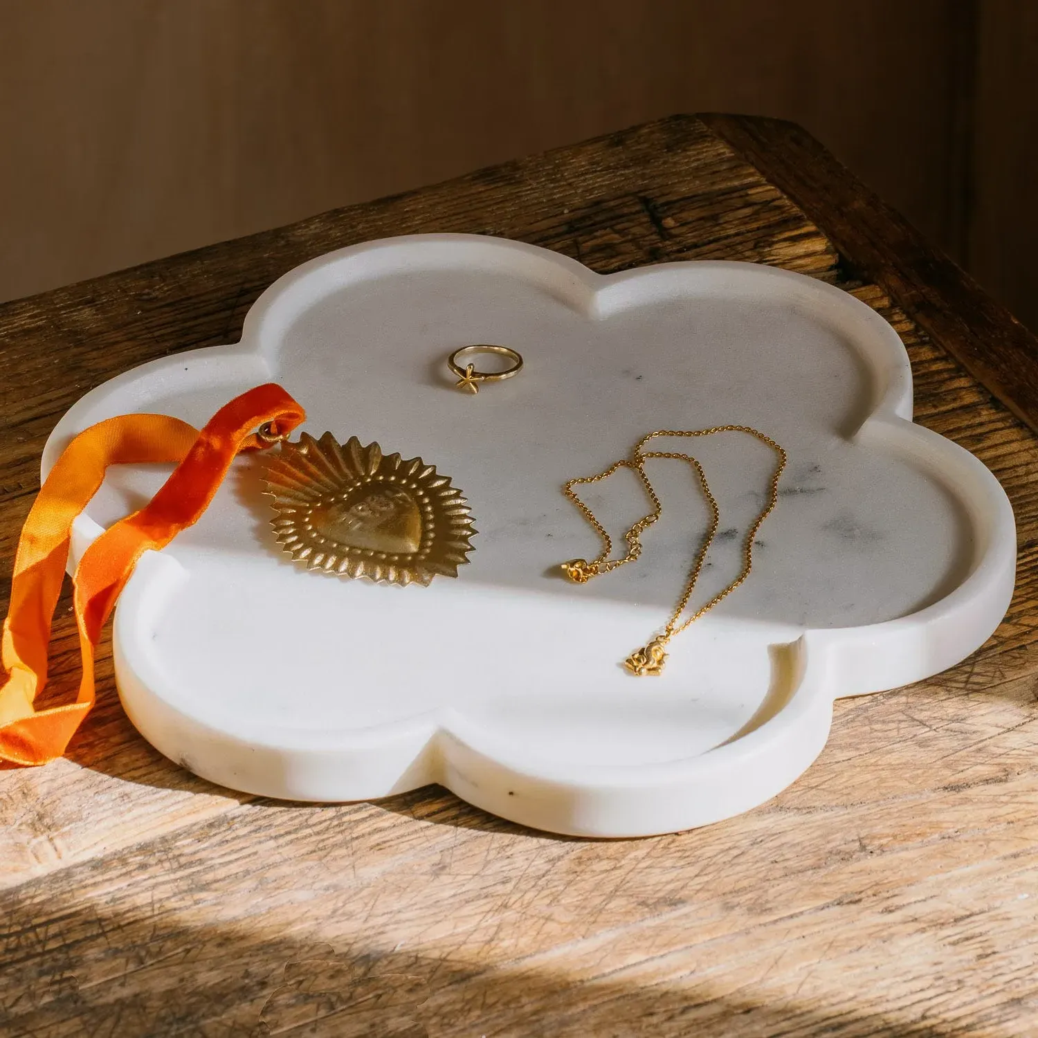 Daisy Trinket Tray - White, Marble image