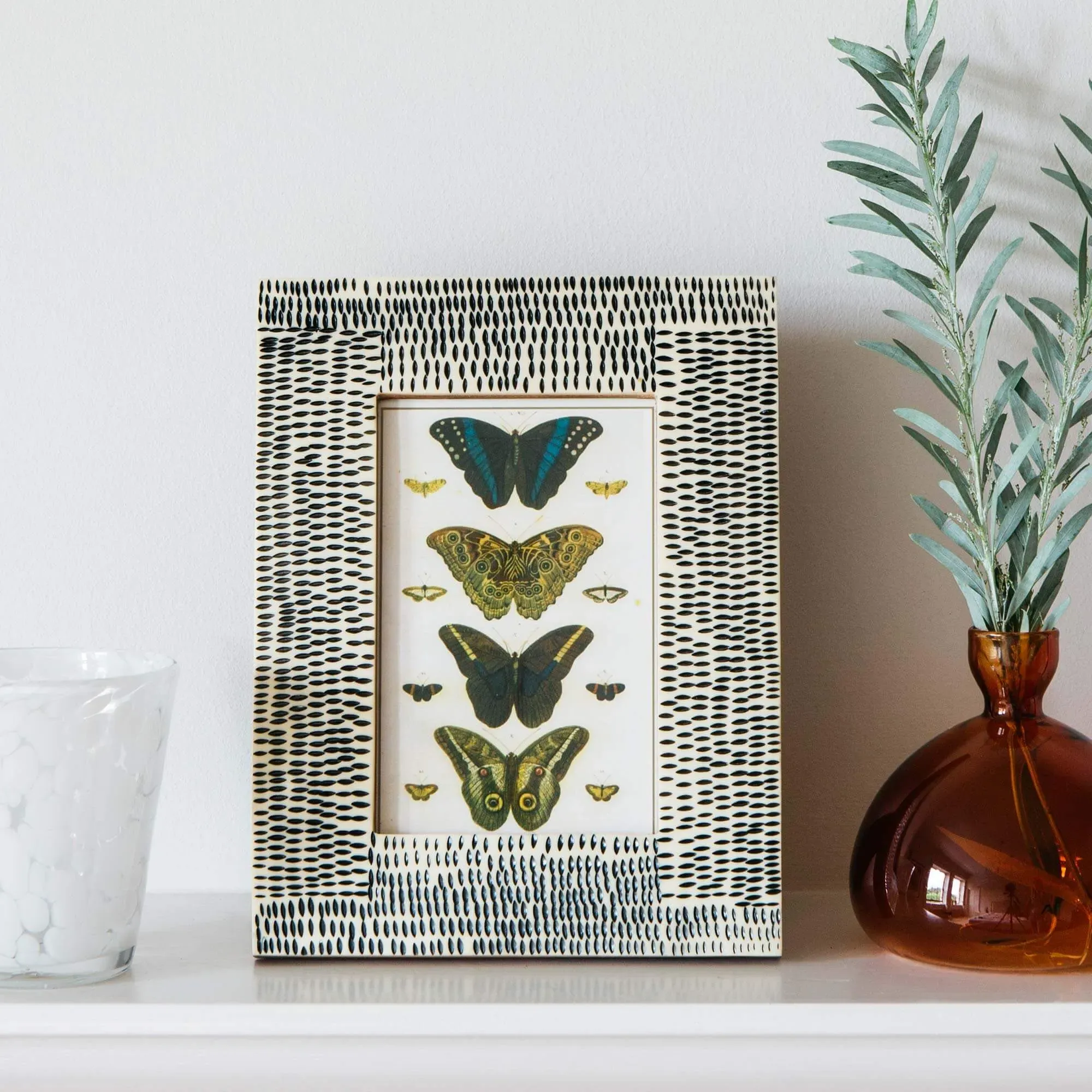 Dash Print Photo Frame - Resin image