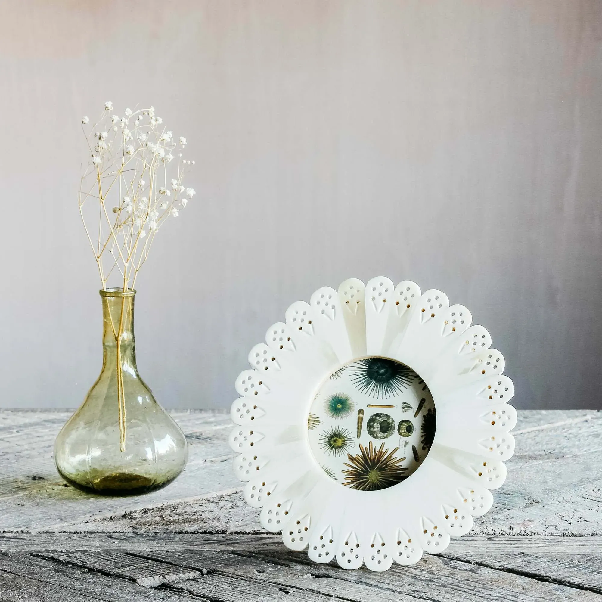 Doily Round Photo Frame - White, Bone image