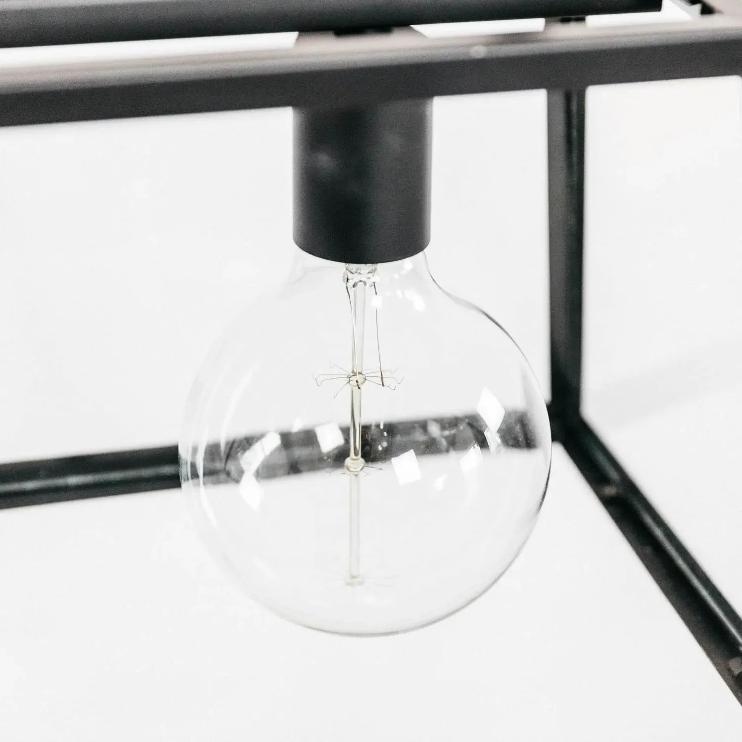 Extra Large Globe B22 Light Bulb - 40W