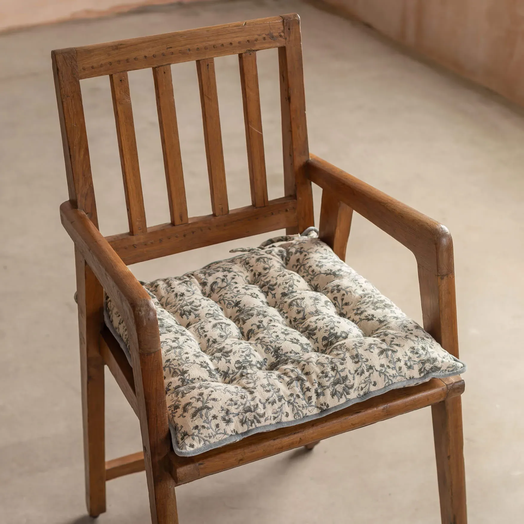 Fiorella Square Seat Pad - Cotton