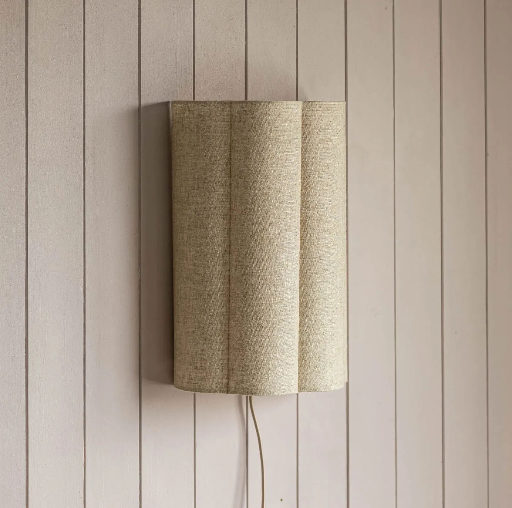 Fluted Large Wall Lamp - Natural, Linen
