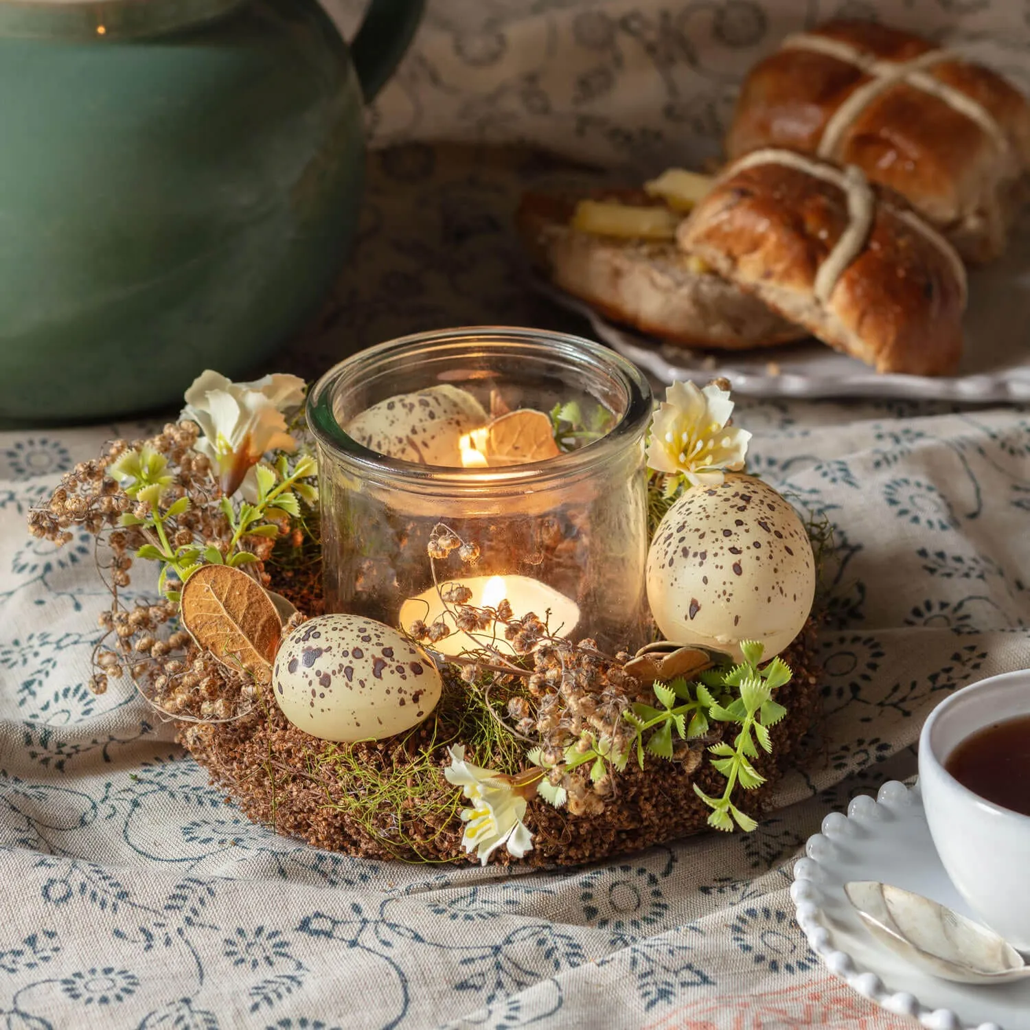 Hurricane Flower Wreath Candle Holder - Rattan image