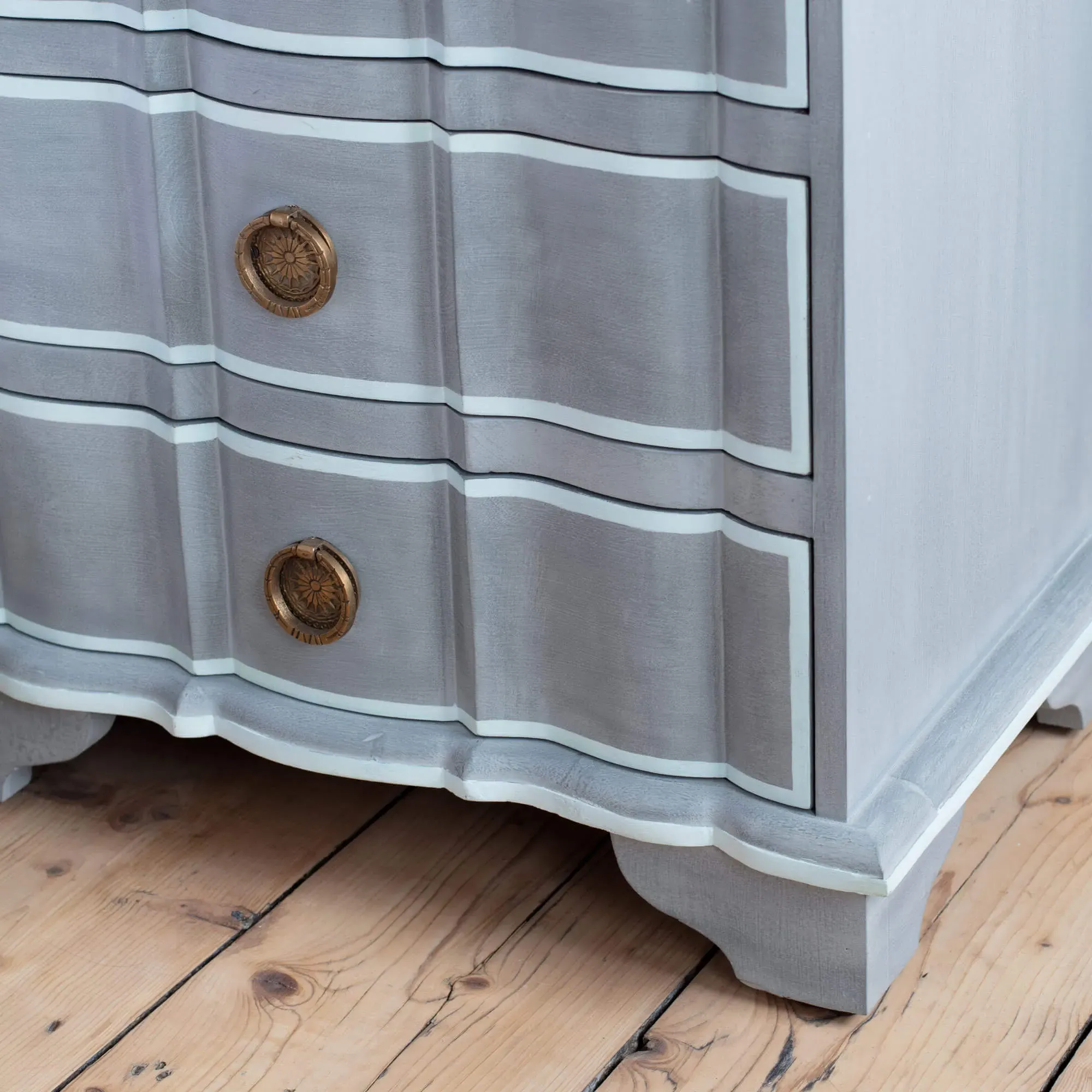 Ile De Re 3-Drawer Bedside Table - Grey, Mango Wood