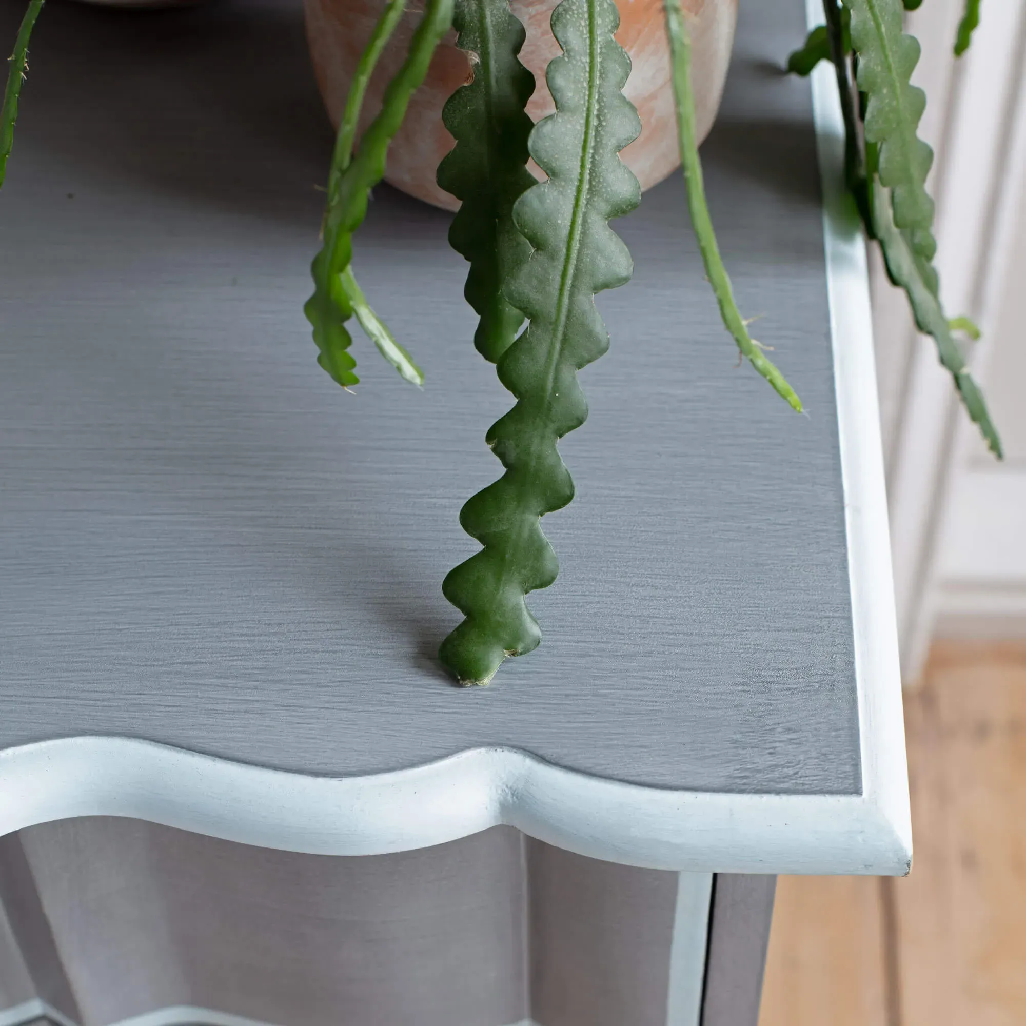 Ile De Re 3-Drawer Bedside Table - Grey, Mango Wood