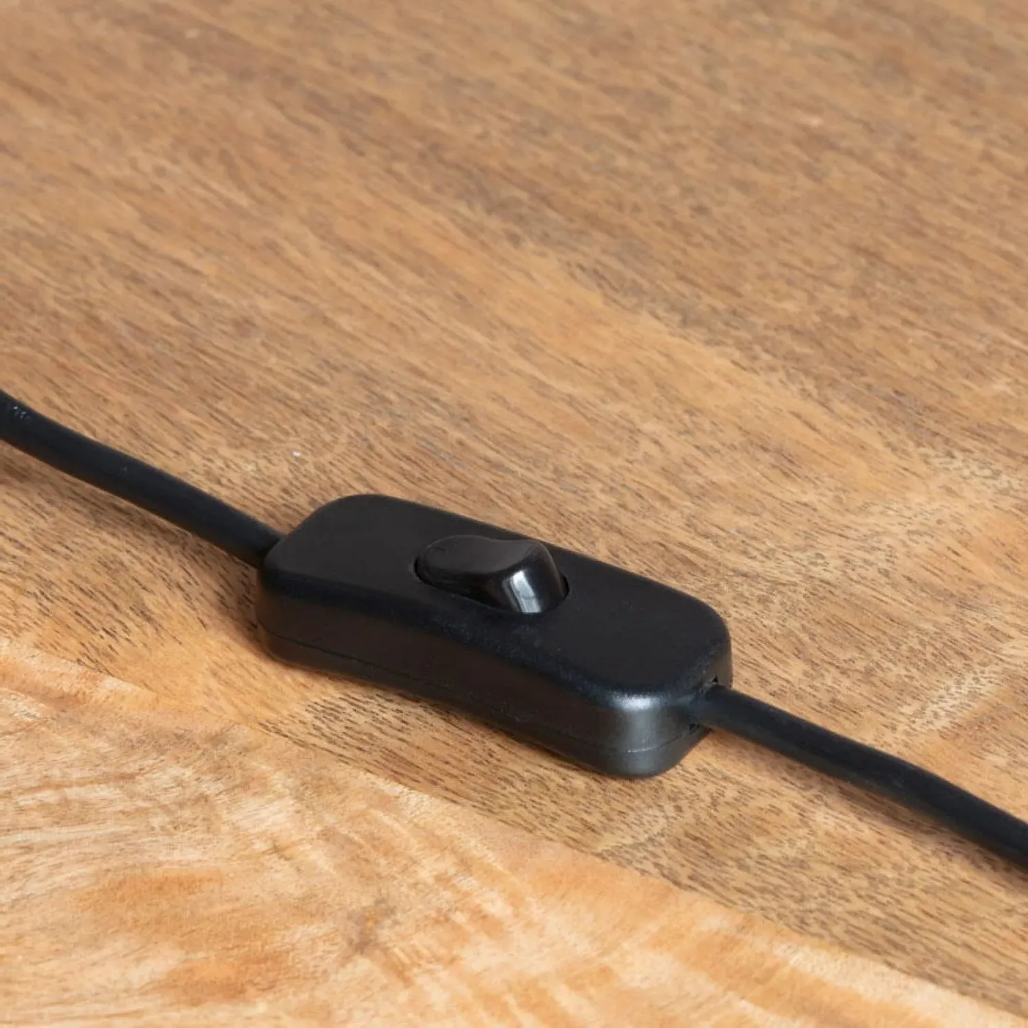 Iris Table Lamp with Scalloped Shade - Blue Trim, Linen