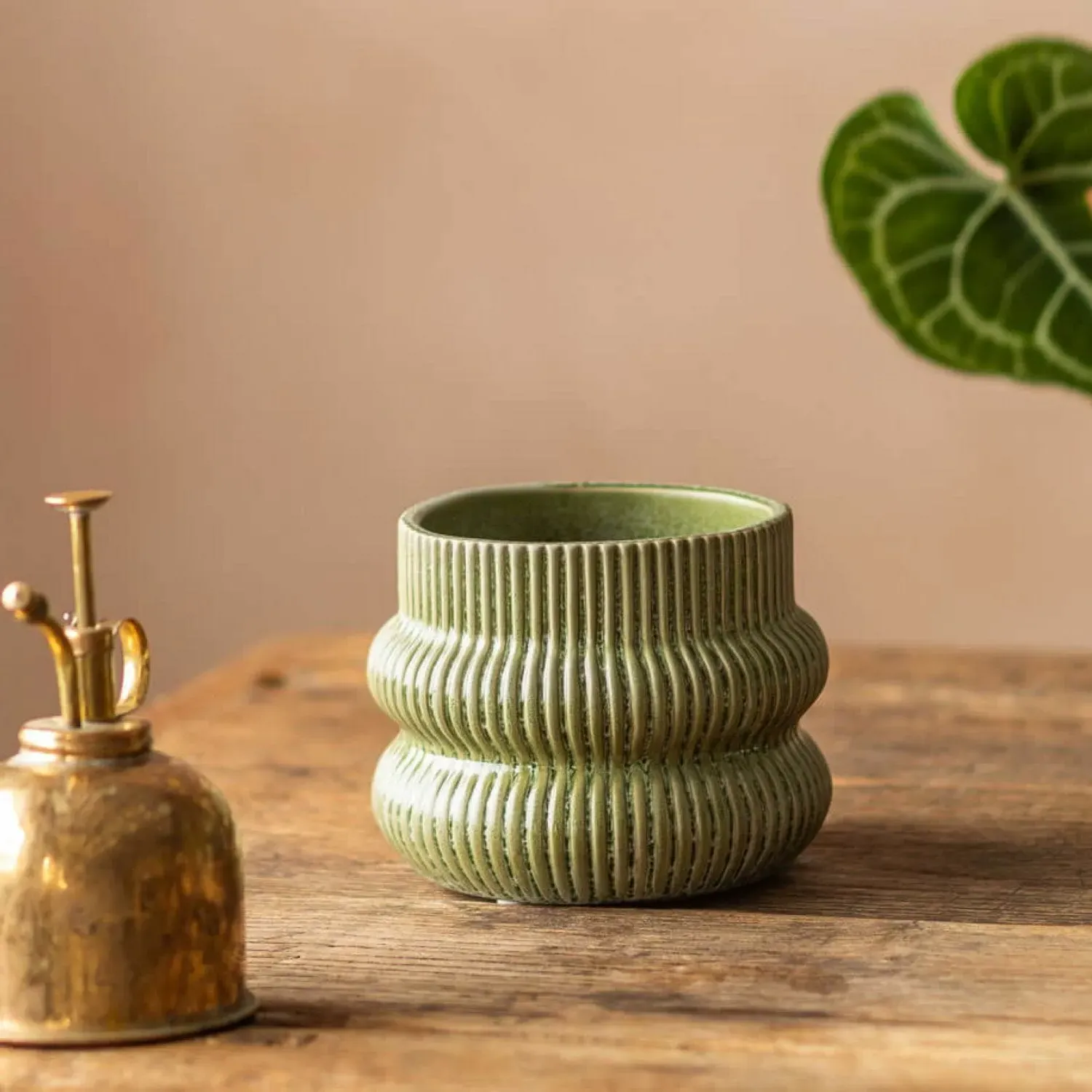Large Fluted Plant Pot - Distressed Green