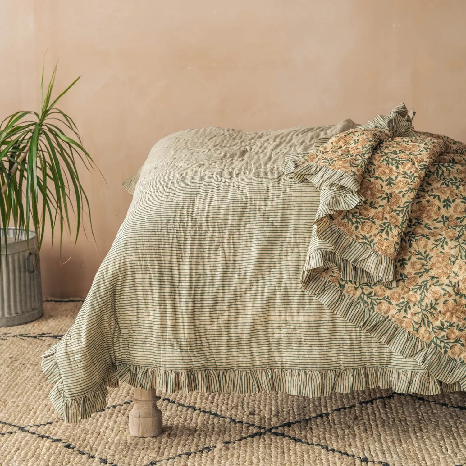 Lilia Block Printed King Size Quilt - Green, Cotton