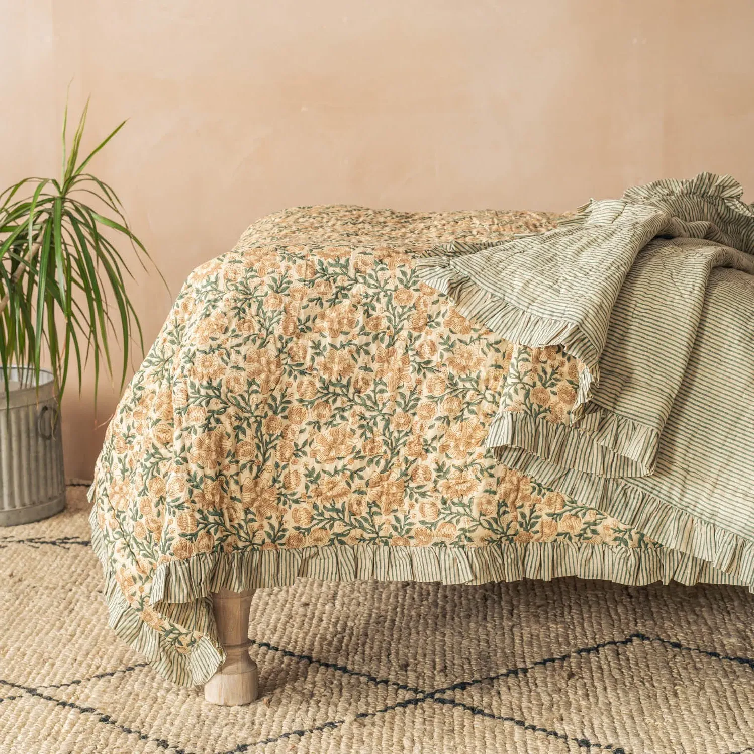 Lilia Block Printed King Size Quilt - Green, Cotton