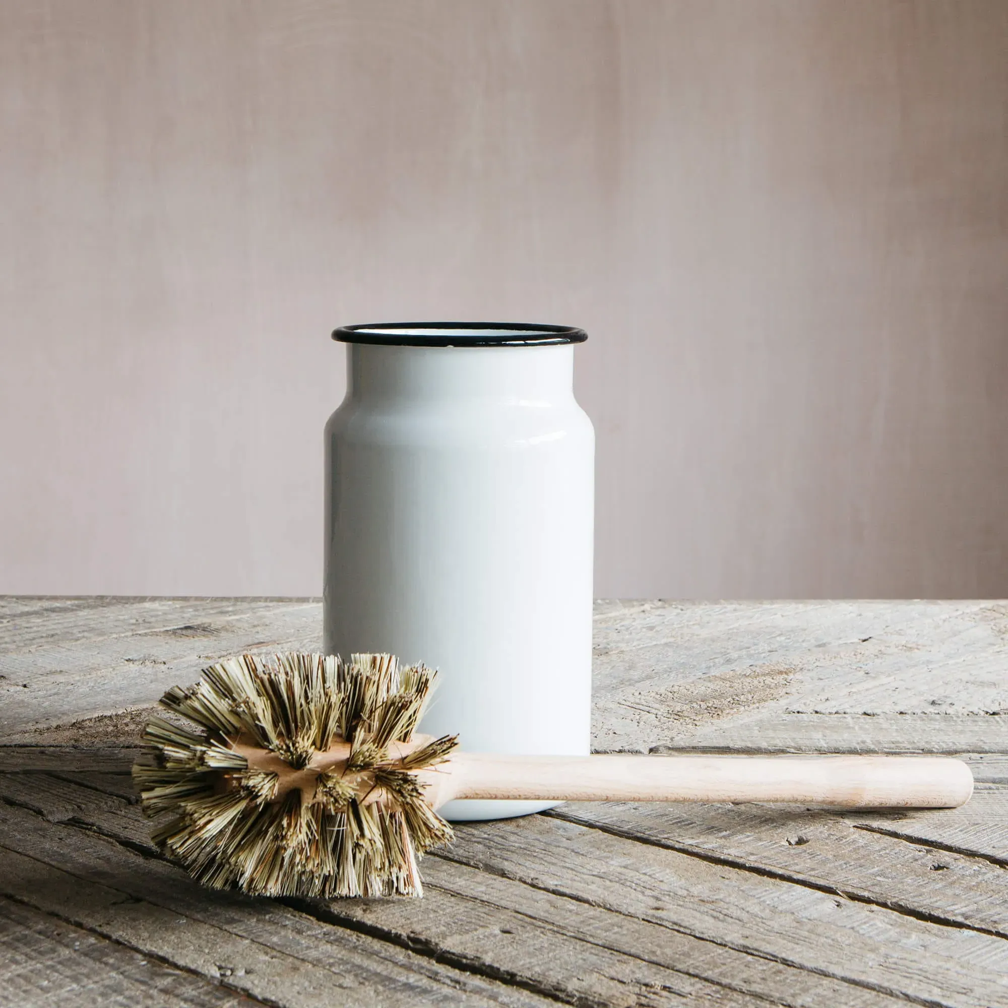 Loo Brush in Enamel Pot - White, Enamel