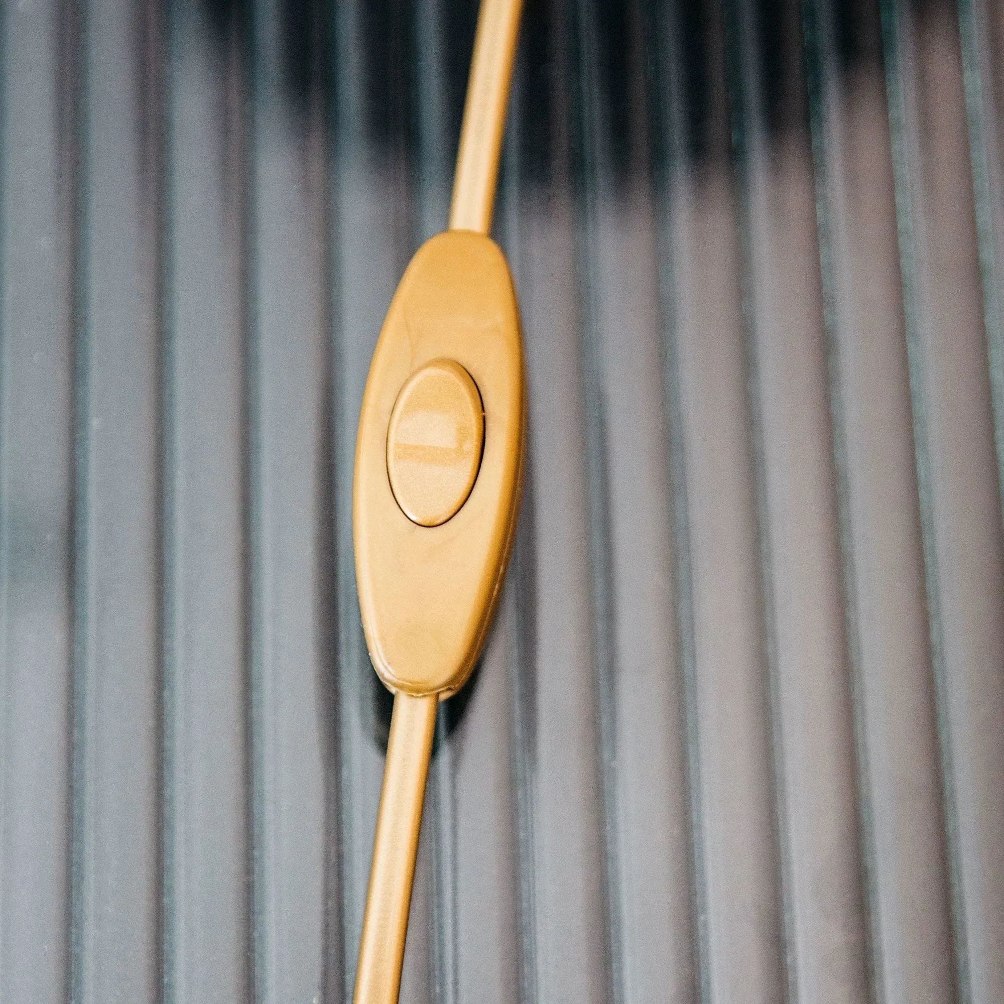 Lovebird Table Lamp - Metal