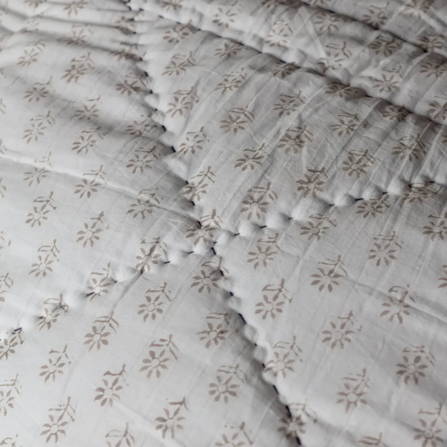 Matilde Hand-Printed Quilt - Rayon Linen Blend