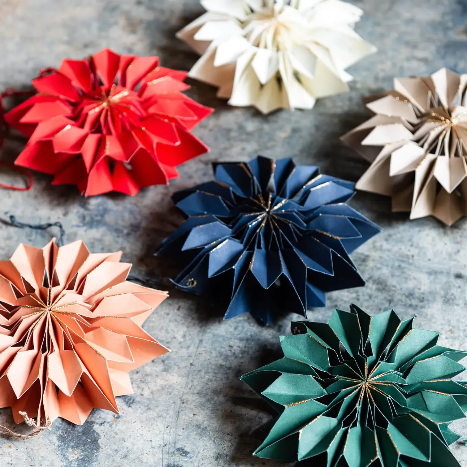 Medium Paper Flowers - Champagne image