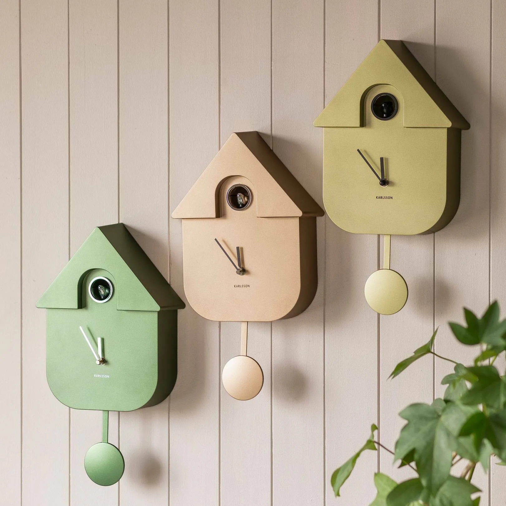 Metallic Cuckoo Clock - Gold image