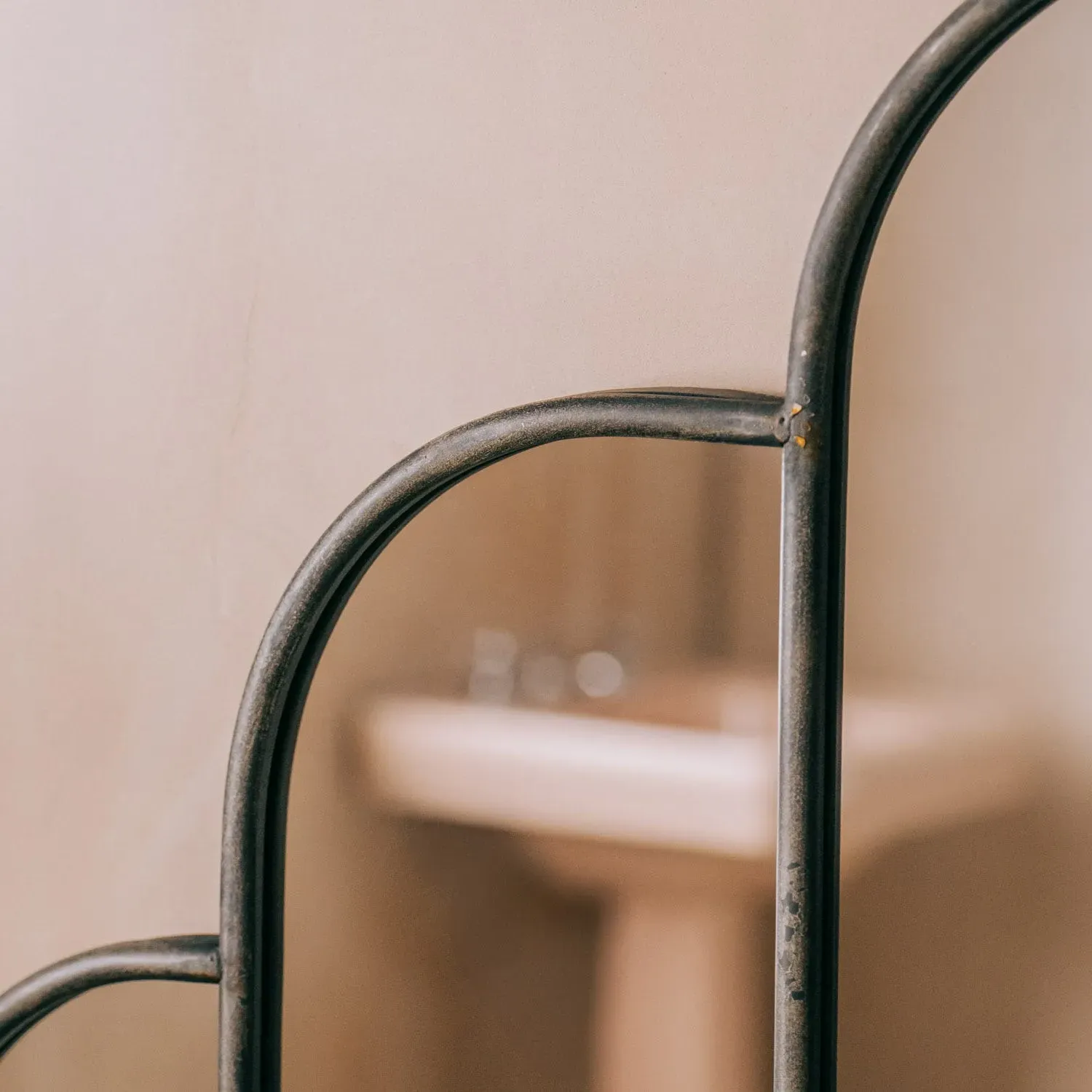 Nouvelle Round Wall Mirror - Metal