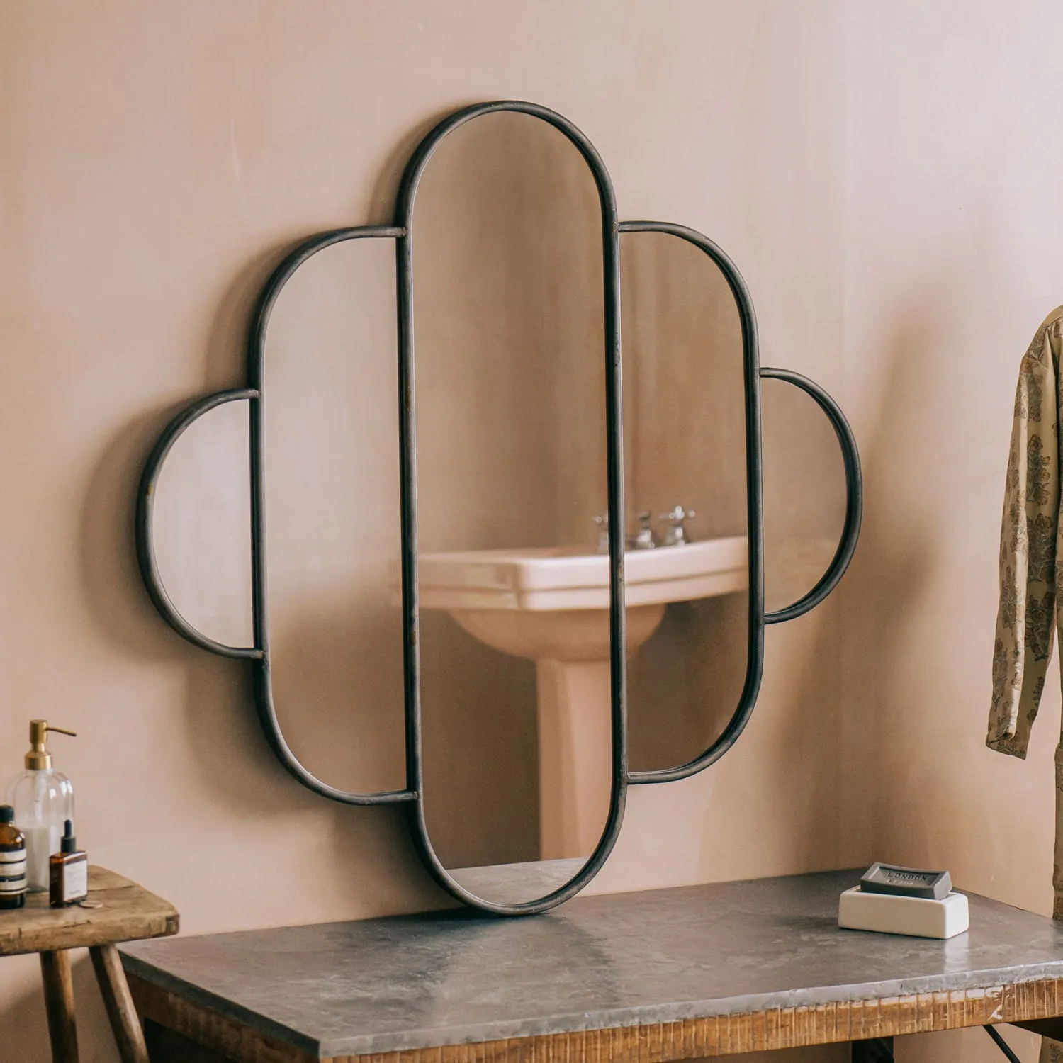Nouvelle Round Wall Mirror - Metal image