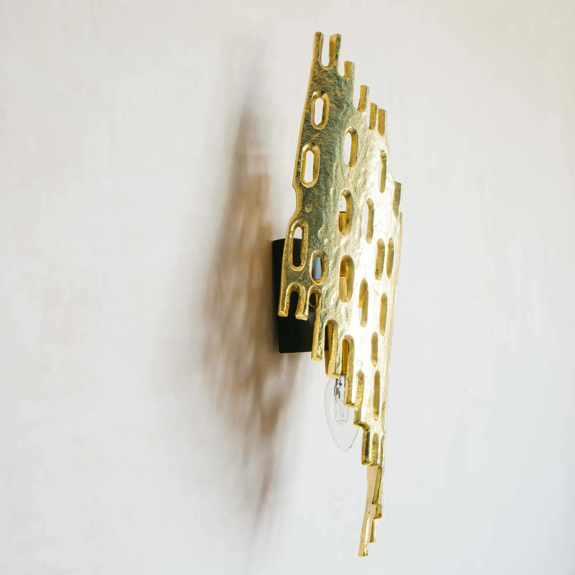 Nyssa Wall Light - Gold, Aluminium