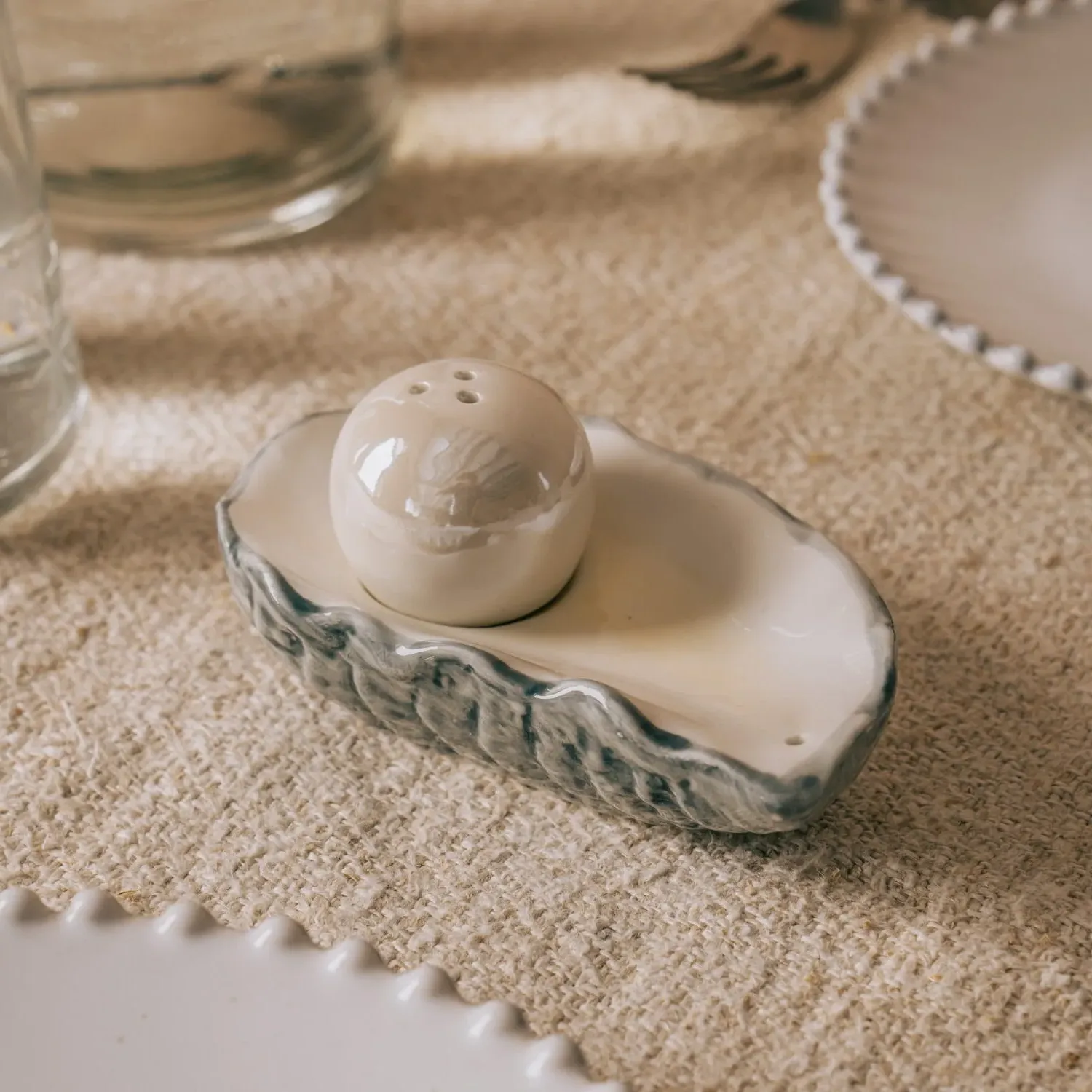 Oyster Salt and Pepper Set - Porcelain