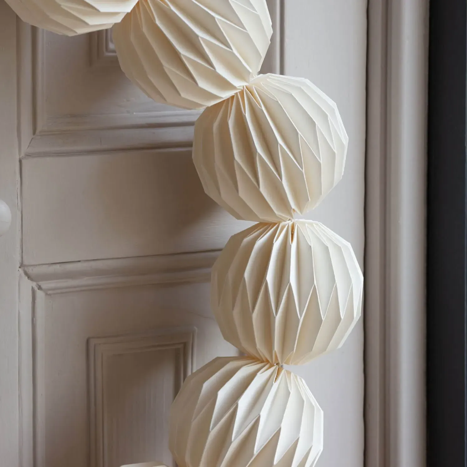 Paper Ball Origami Wreath - Cream