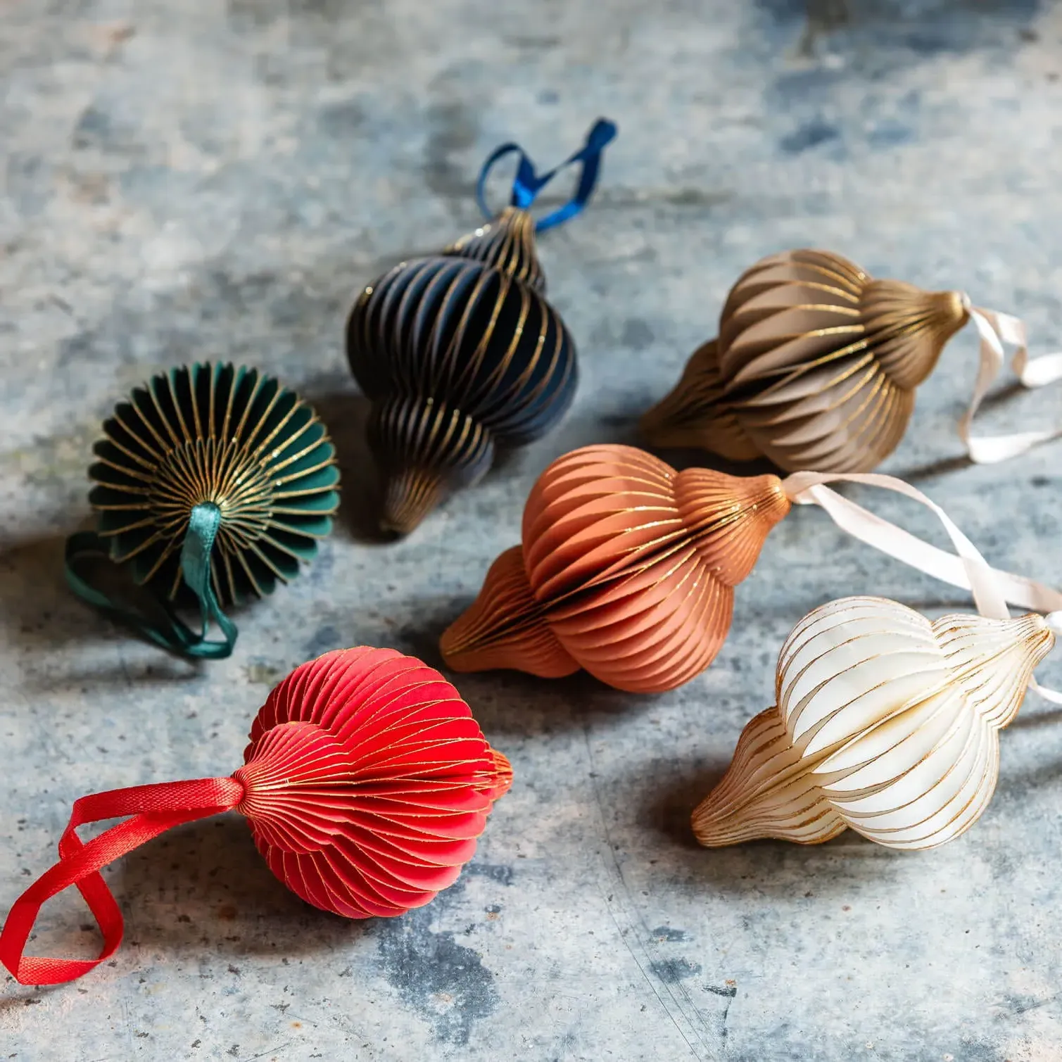 Paper Tulip Decoration - Hunter Green