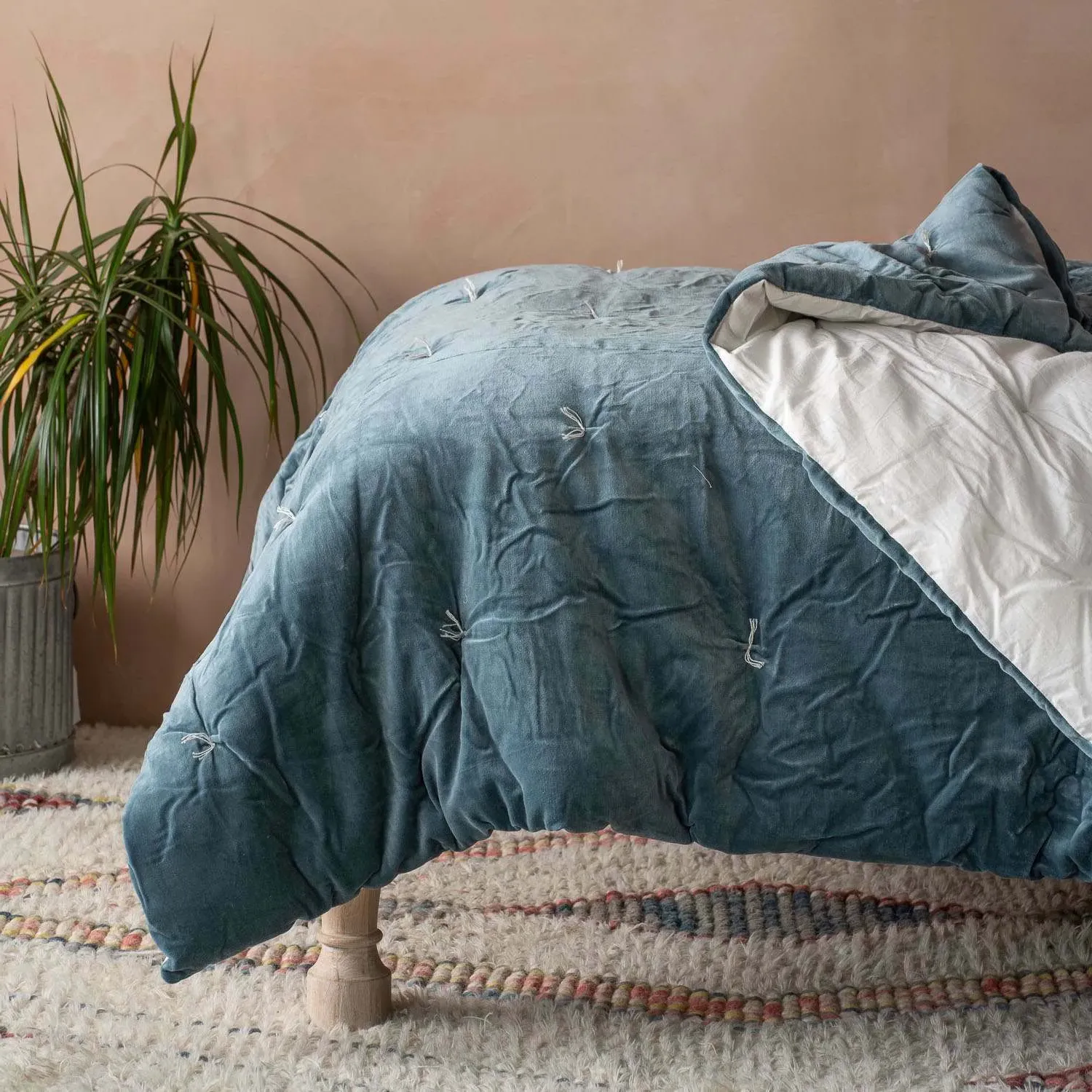 Pebble Super King Size Quilt - Blue, Cotton Velvet image