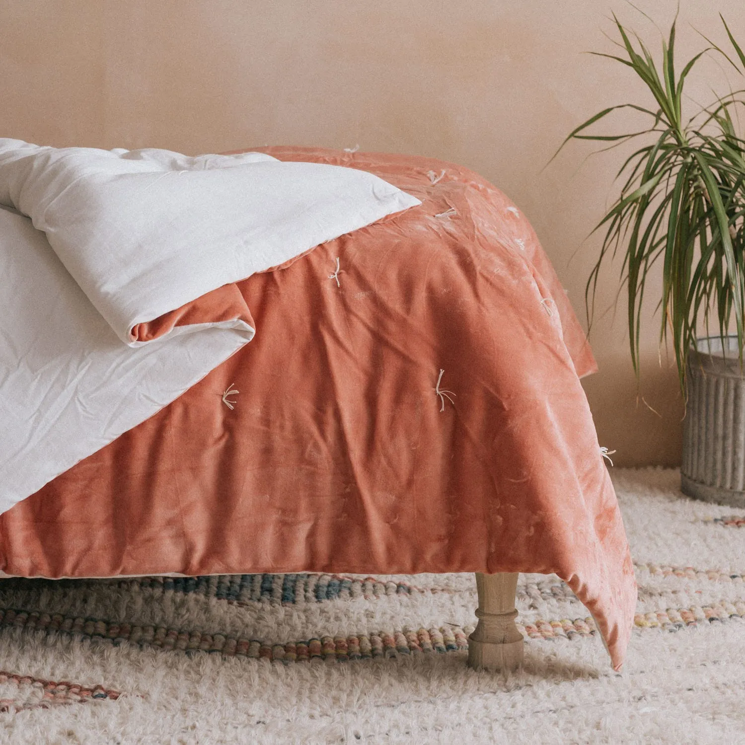 Pebble Super King Size Quilt - Tea Rose, Cotton Velvet