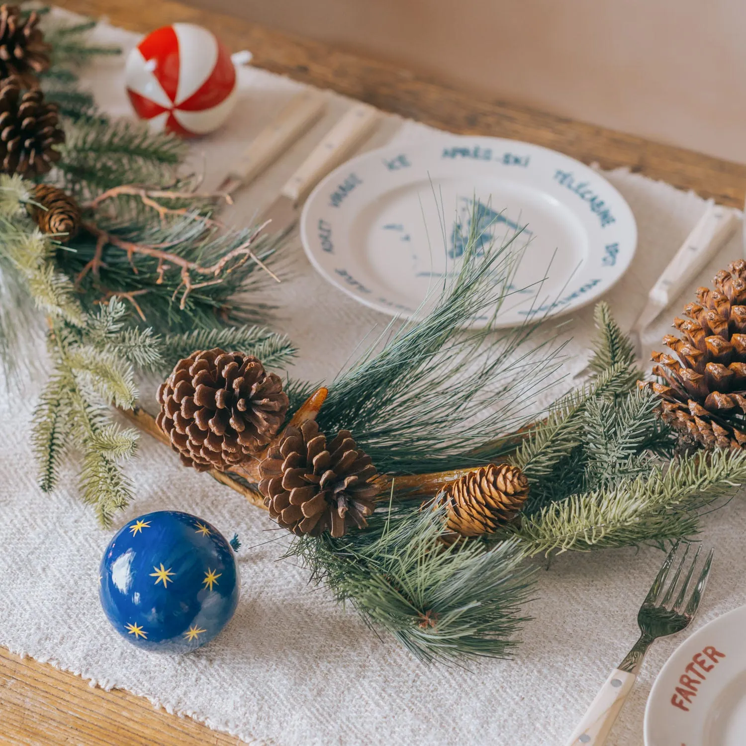 Pine & Pinecones Garland - Green