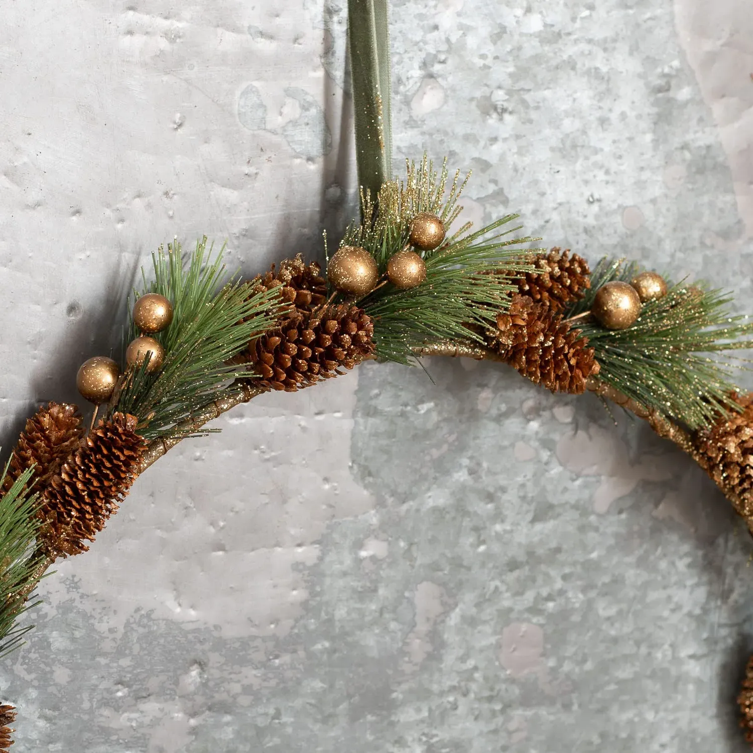 Pinecone & Berries Narrow Christmas Wreath - Gold