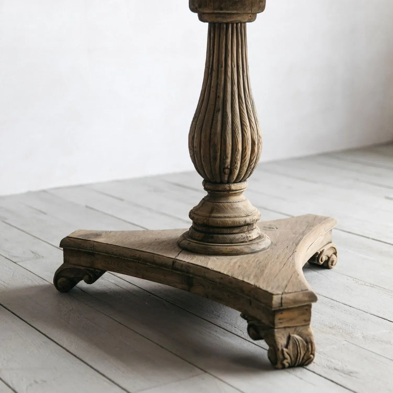 Pioneer 4-Seater Round Dining Table - Reclaimed Pine