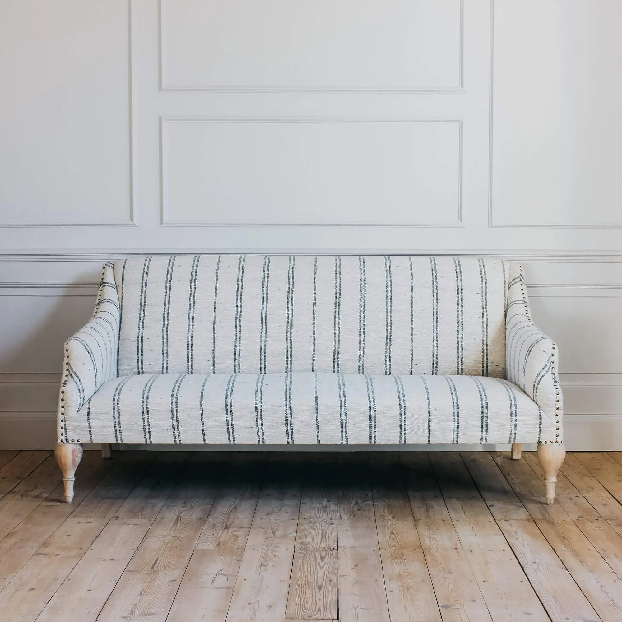 Renée 2.5-Seater Sofa - Mango Wood