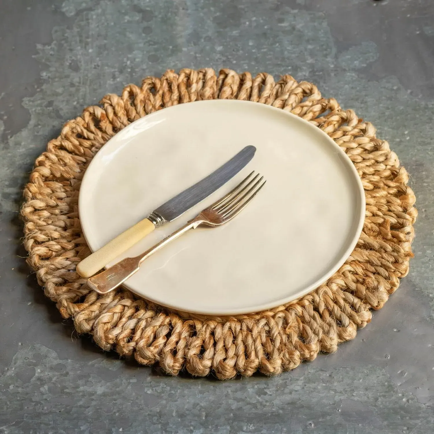 Round Jute Placemat with Looped Border - Natural