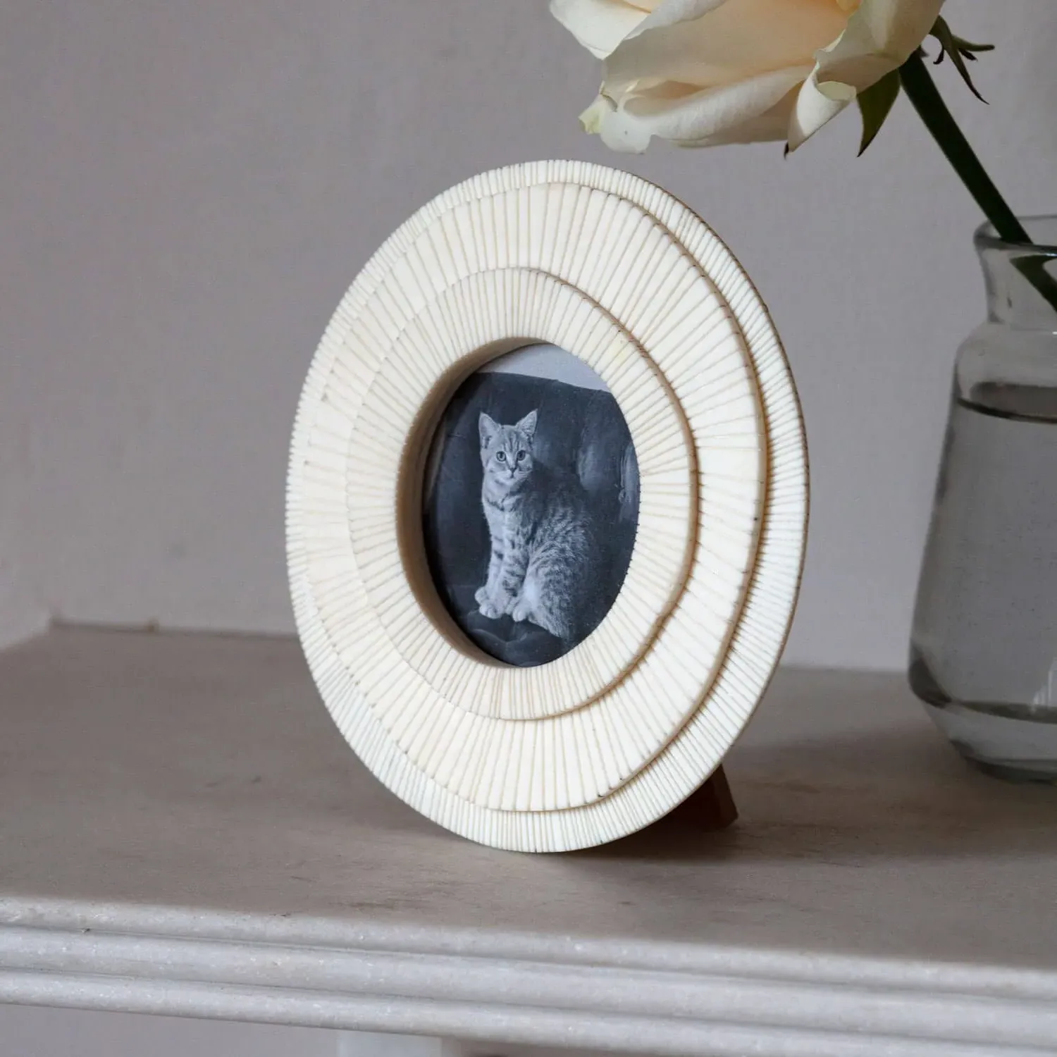 Round Layered Photo Frame - Ivory