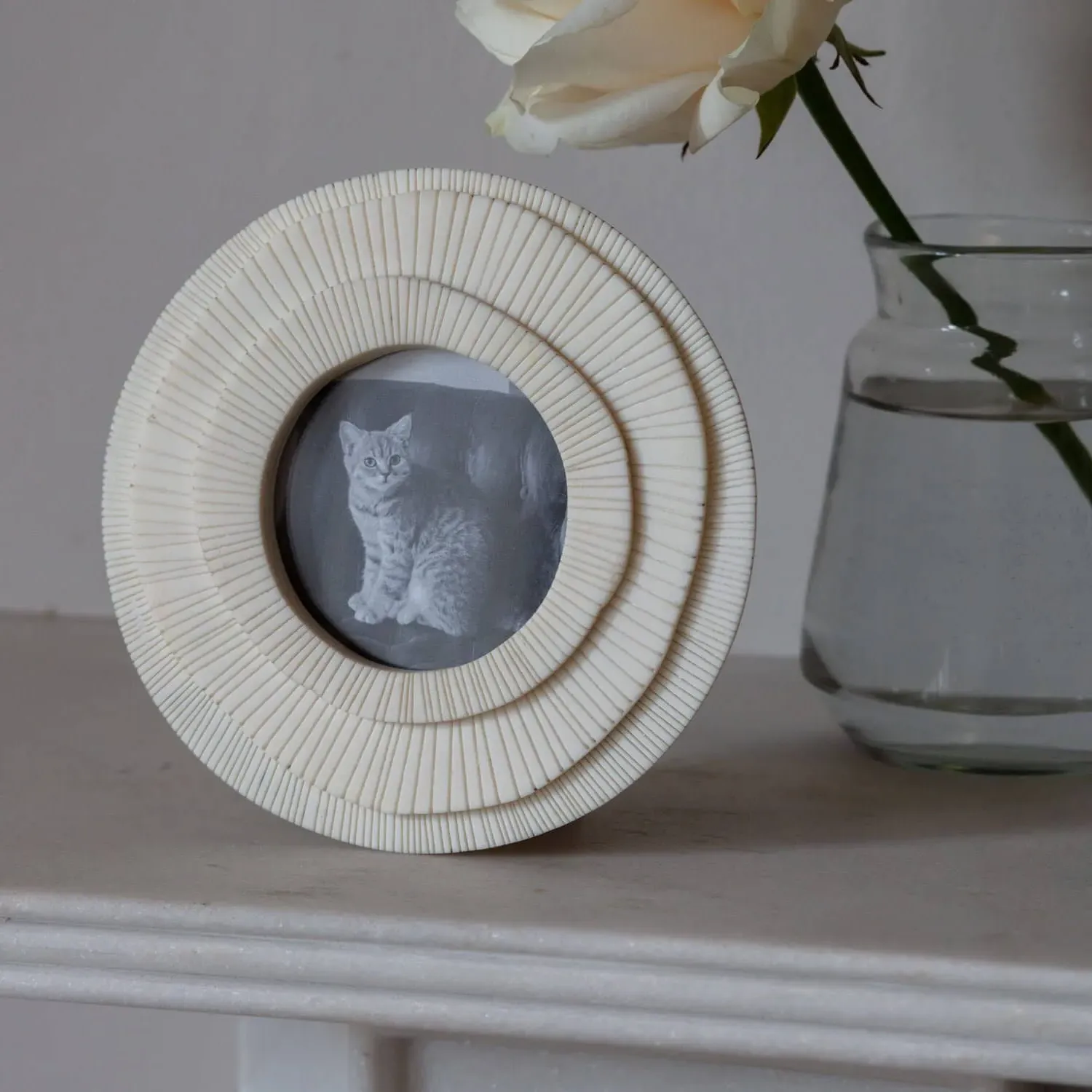 Round Layered Photo Frame - Ivory