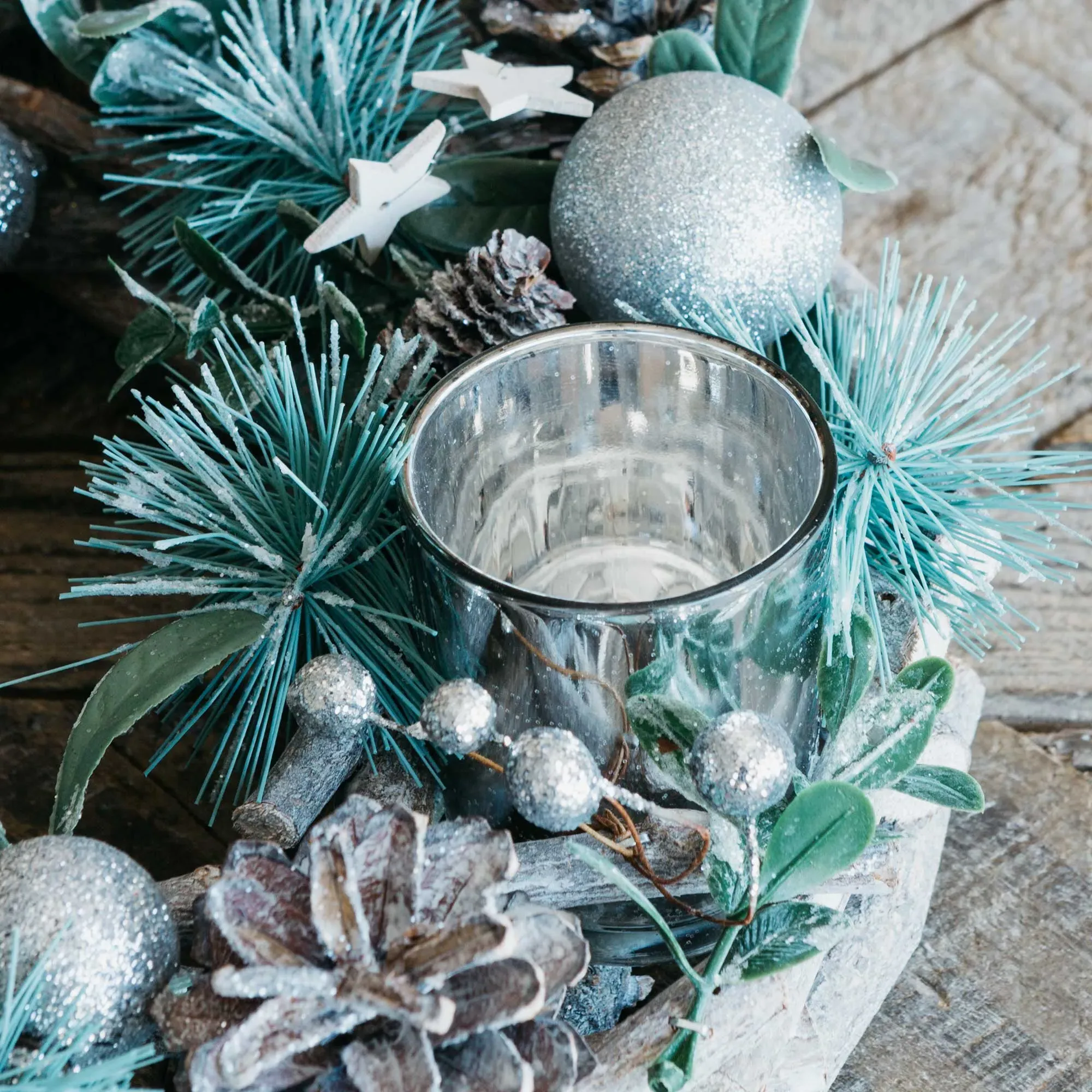 Round Pinecone Candle Wreath - Silver